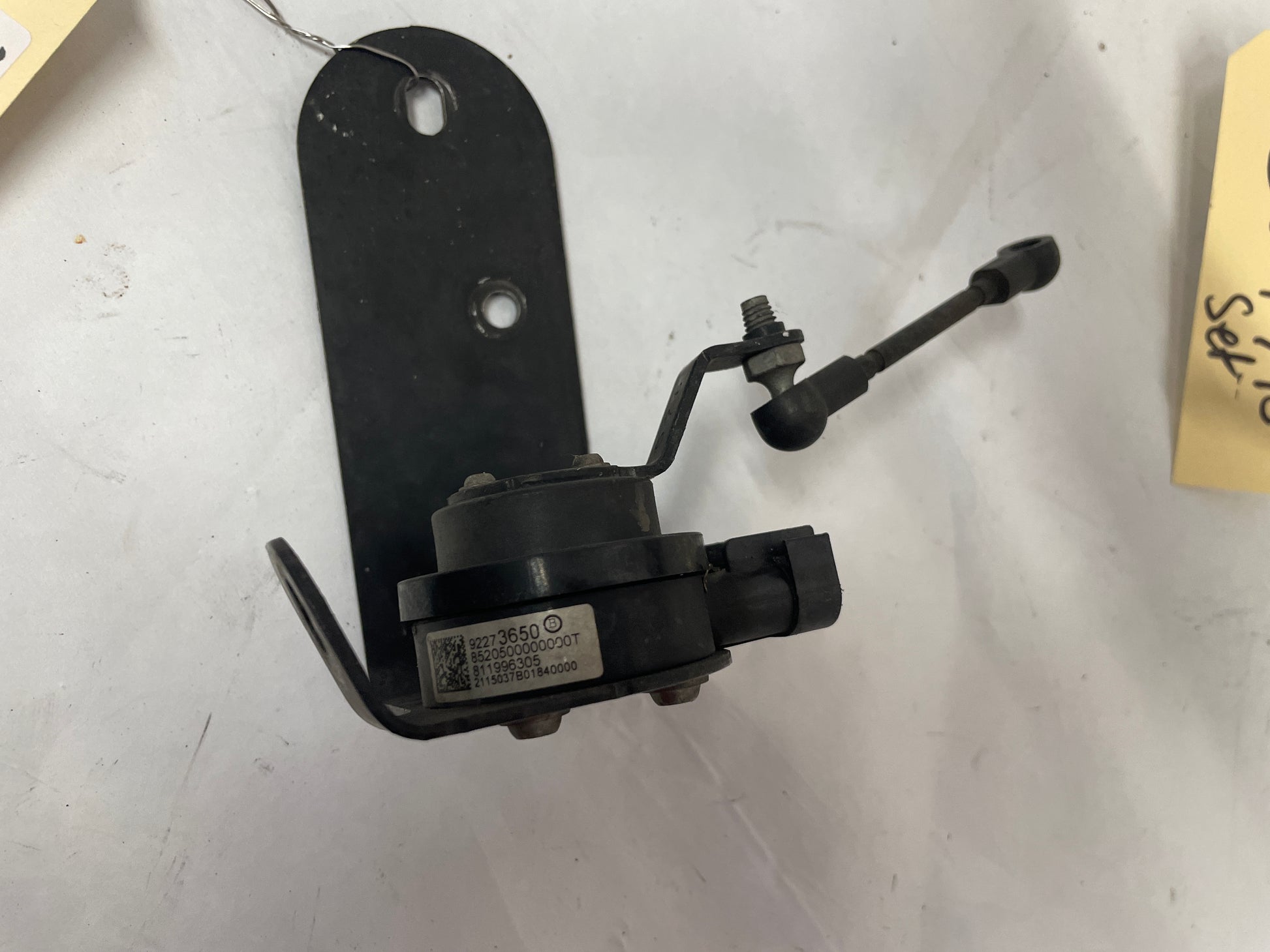 2016 Chevy SS Sedan RH & LH Rear Head Lamp Ride Height Suspension Sensor Set OEM - Day's Parts Yard