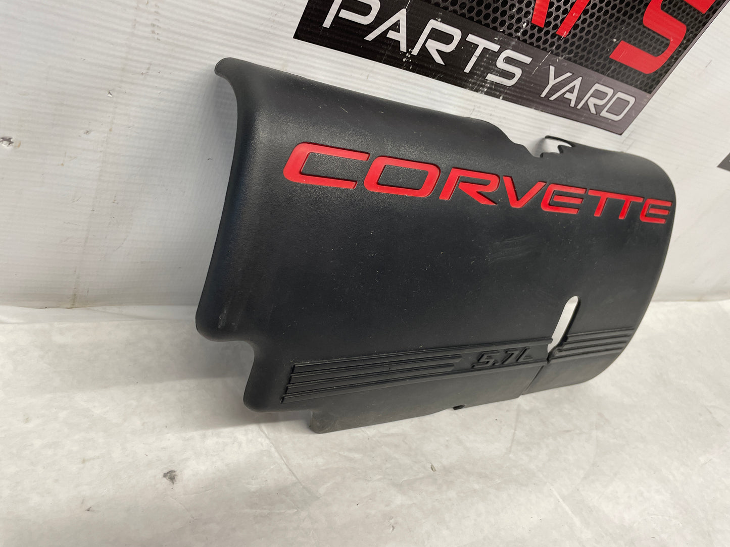 2004 Chevy C5 Corvette Engine Motor Fuel Rail Valve Covers Black & Red OEM - Day's Parts Yard