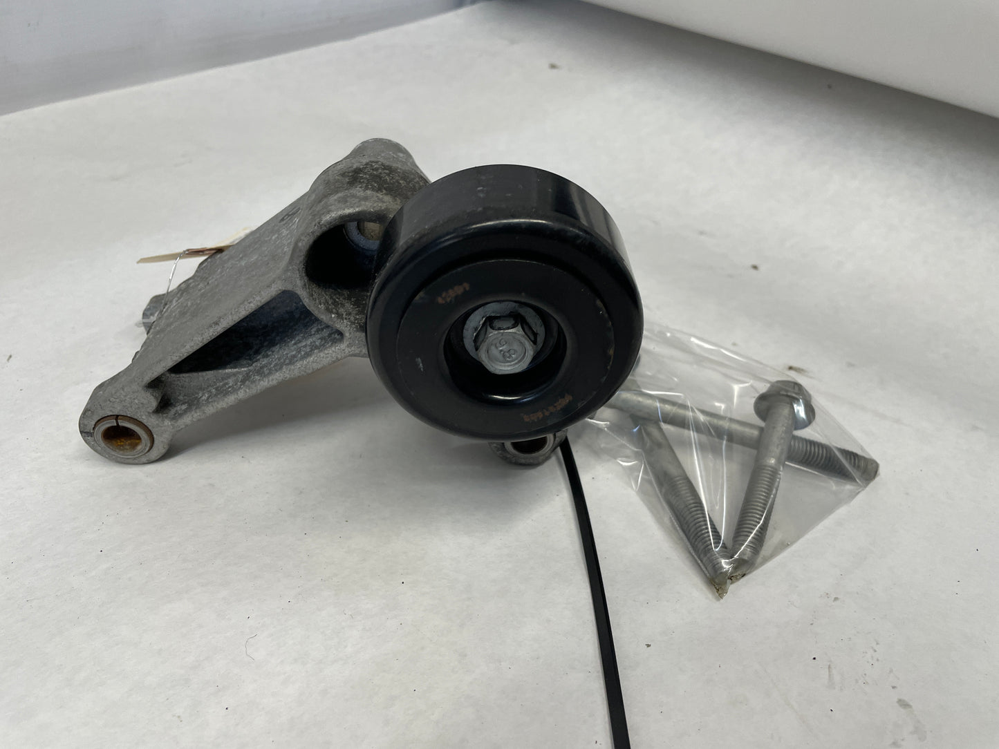 LS1 LS2 LS3 5.7 6.0 6.2 Engine Motor Belt Drive Accessories w/ Hardware OEM