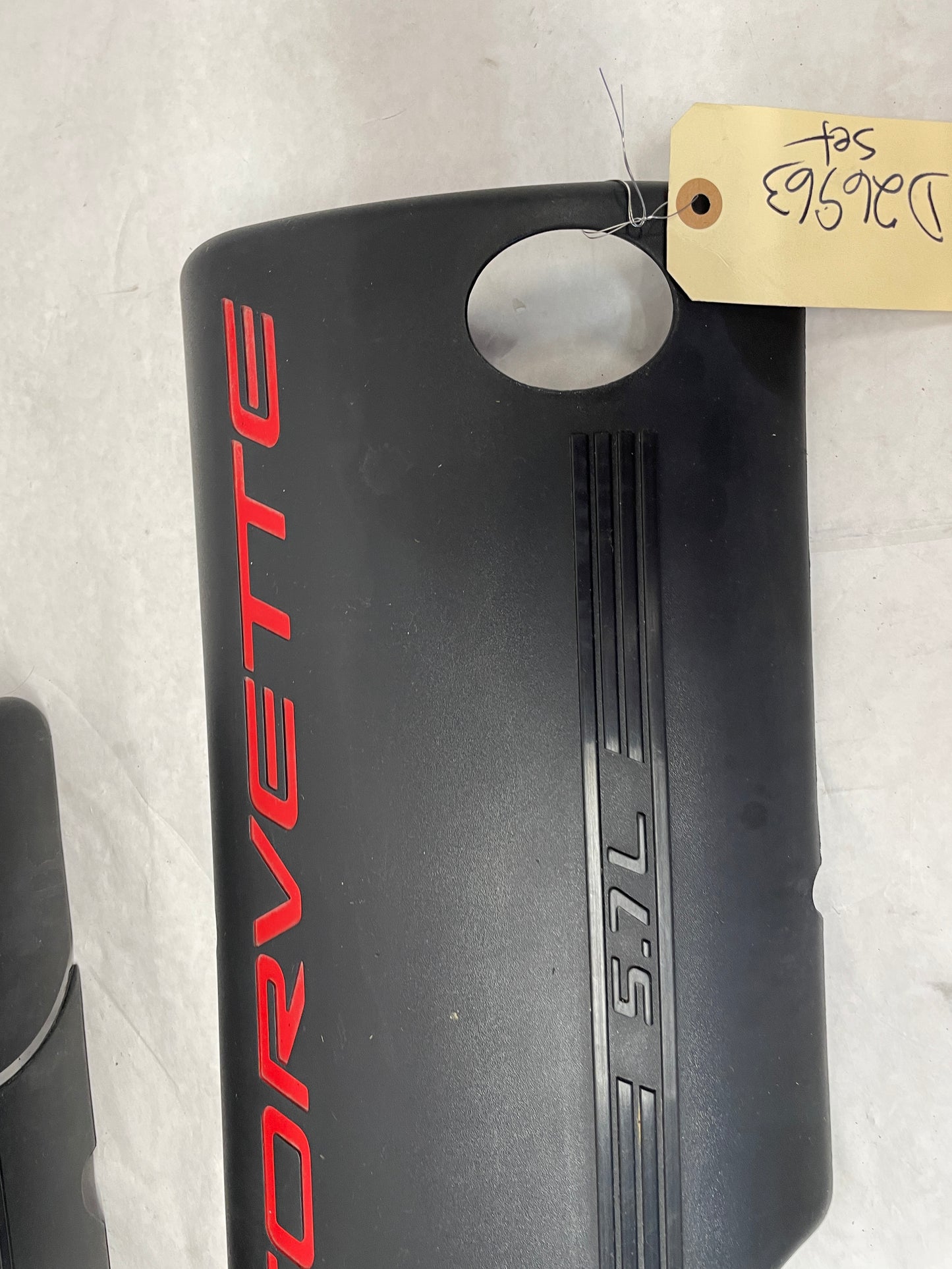 2004 Chevy C5 Corvette Engine Motor Fuel Rail Valve Covers Black & Red OEM - Day's Parts Yard