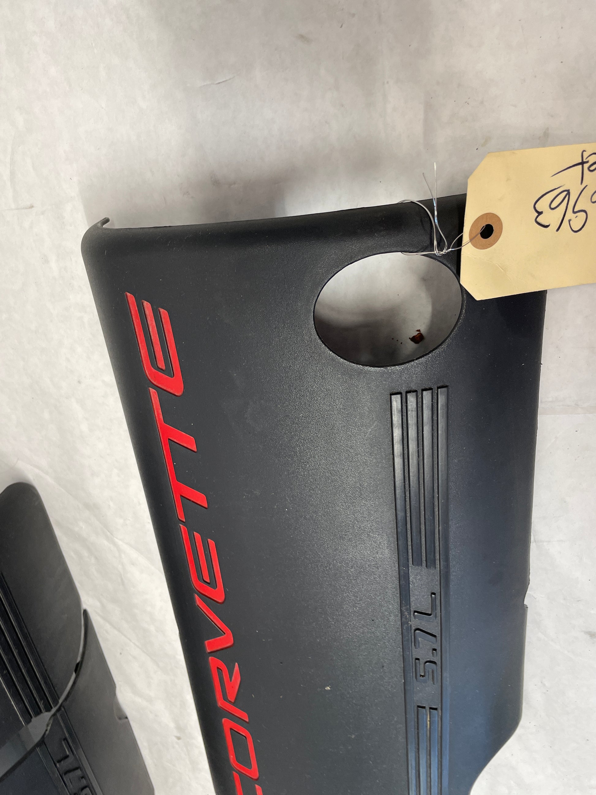 2004 Chevy C5 Corvette Engine Motor Fuel Rail Valve Covers Black & Red OEM - Day's Parts Yard