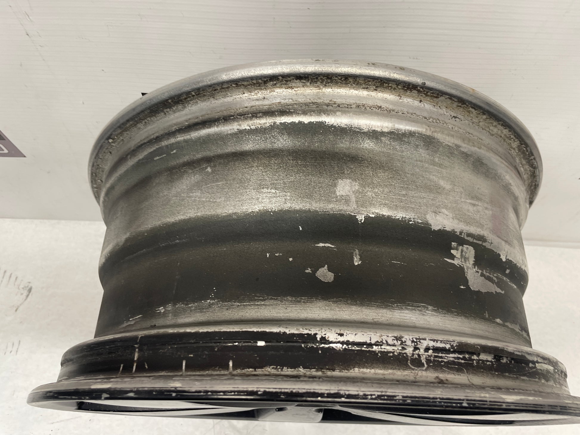 2006 Pontiac GTO Wheel 18X8 OEM - Day's Parts Yard