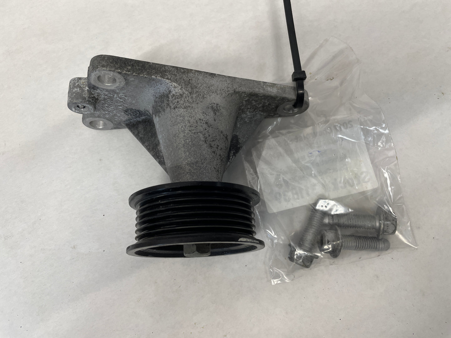 LS1 LS2 LS3 5.7 6.0 6.2 Engine Motor Belt Drive Accessories w/ Hardware OEM