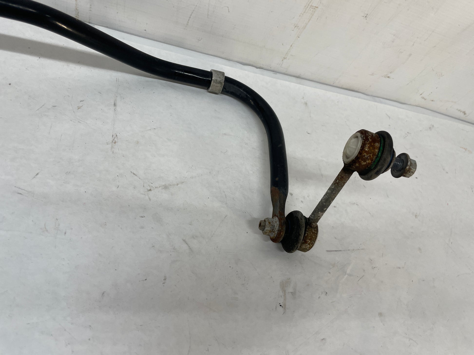 2009 Pontiac G8 GT Rear Suspension Stabilizer Sway Bar OEM - Day's Parts Yard