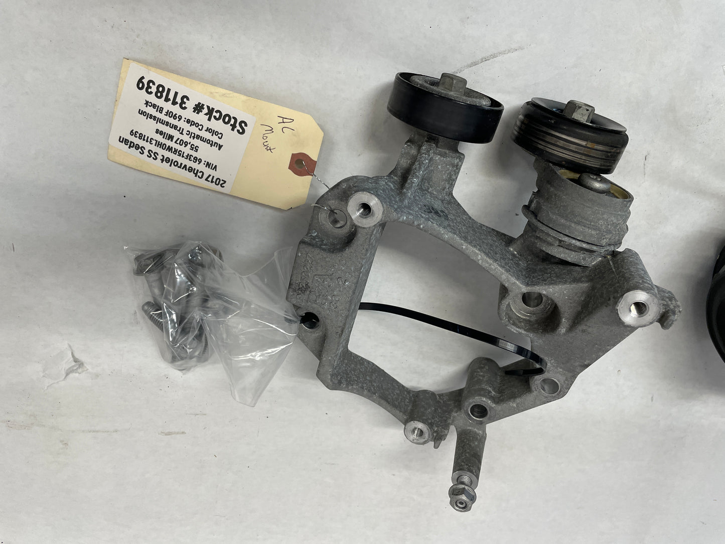 LS1 LS2 LS3 5.7 6.0 6.2 Engine Motor Belt Drive Accessories w/ Hardware OEM