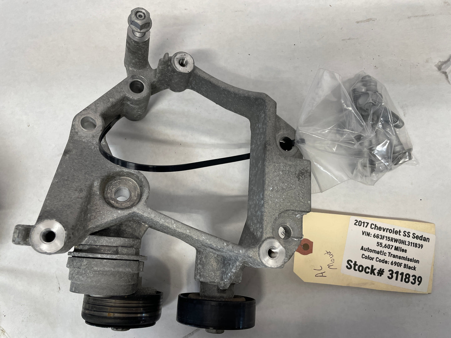 LS1 LS2 LS3 5.7 6.0 6.2 Engine Motor Belt Drive Accessories w/ Hardware OEM