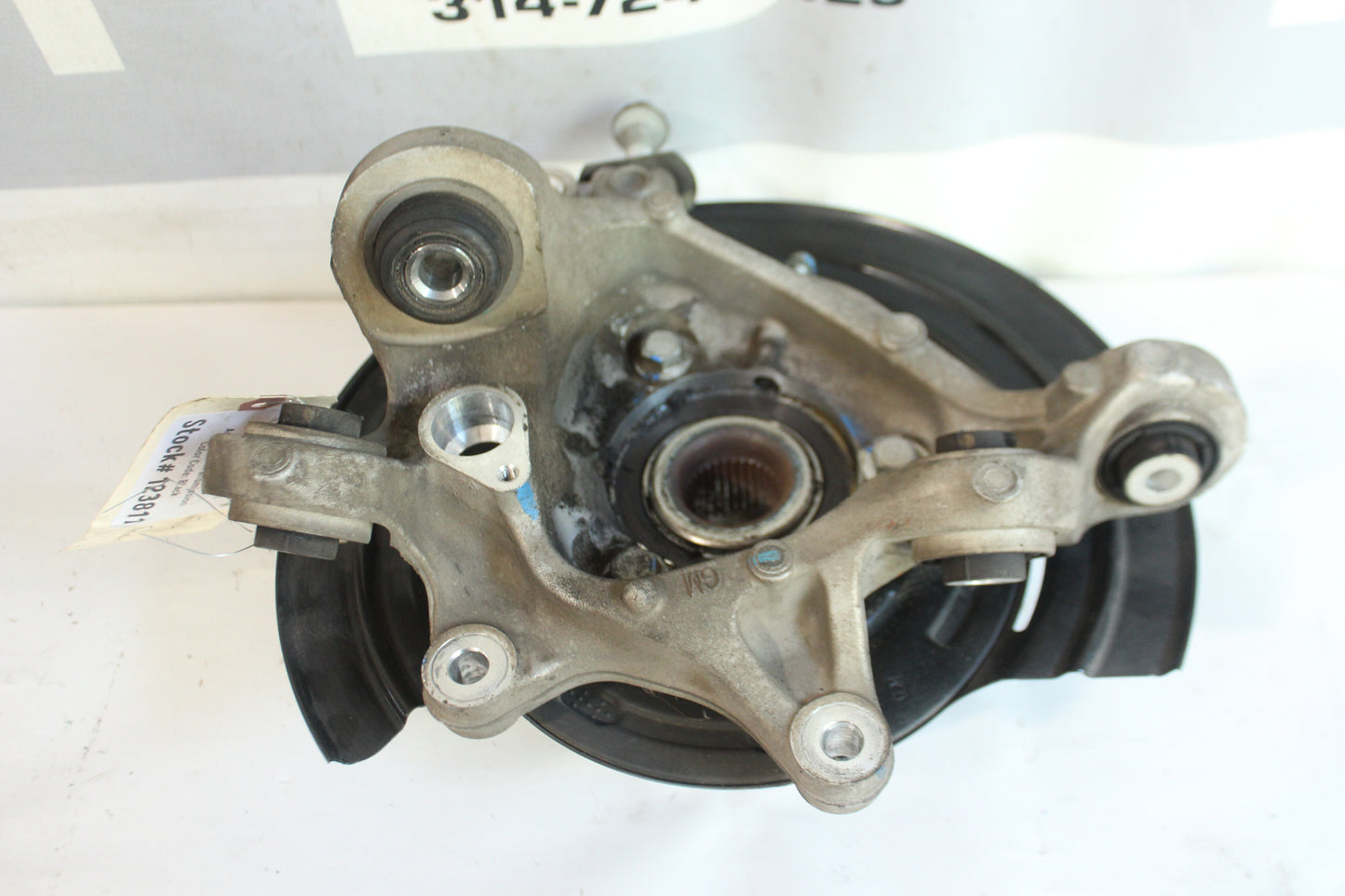 2018 Cadillac CTS-V Rear LH Driver Knuckle Spindle Hub OEM