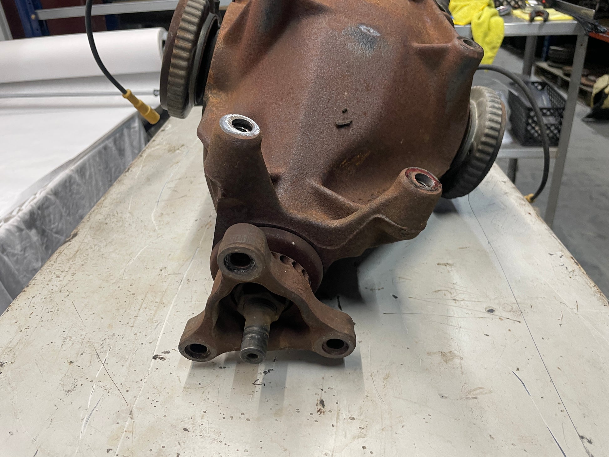 2006 Pontiac GTO Rear End Rearend Carrier Axle Differential 3.46 LSD OEM - Day's Parts Yard