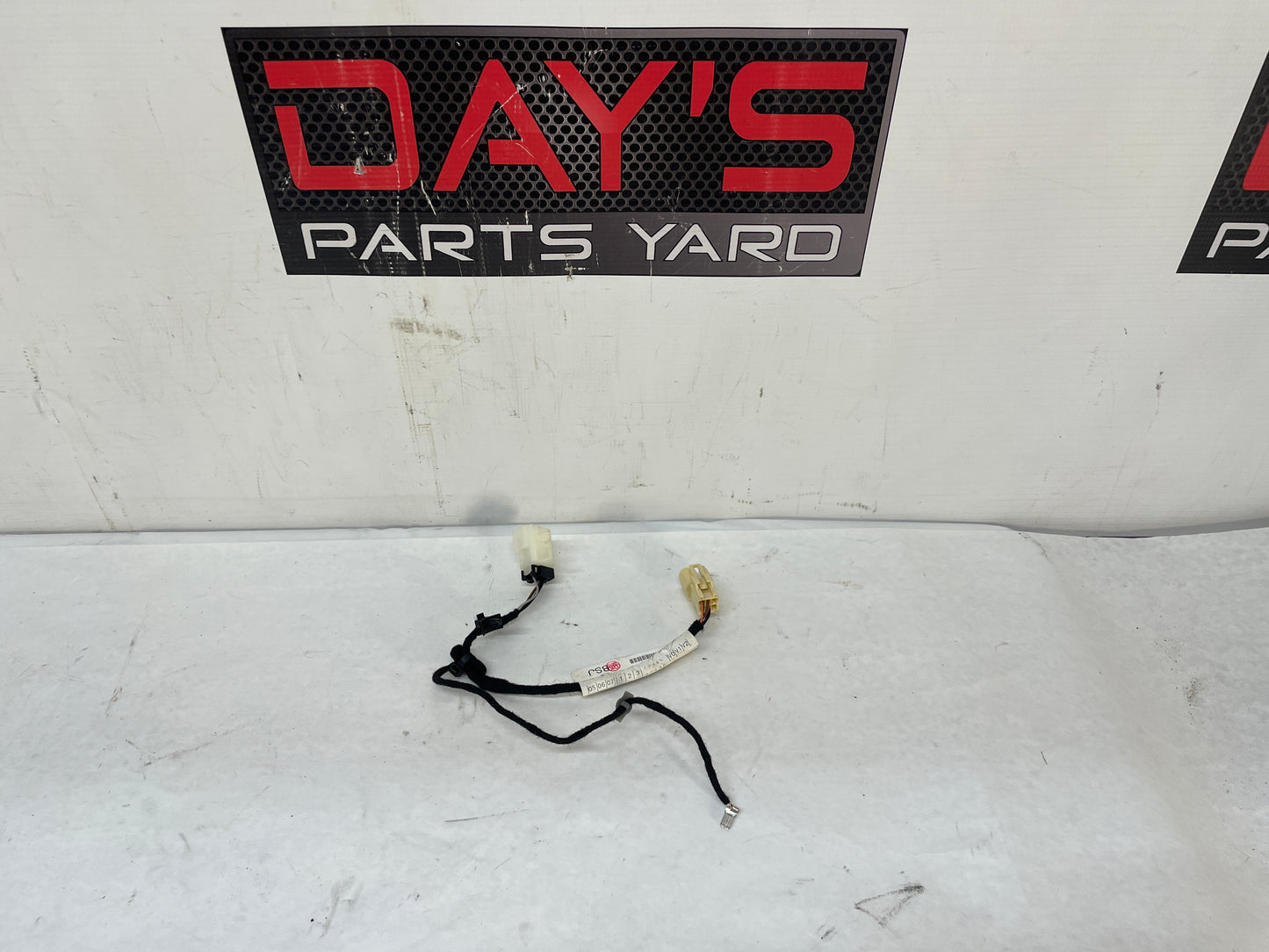 2009 Pontiac G8 GT Center Console Wire Wiring Harness Pig Tails Pigtails OEM - Day's Parts Yard