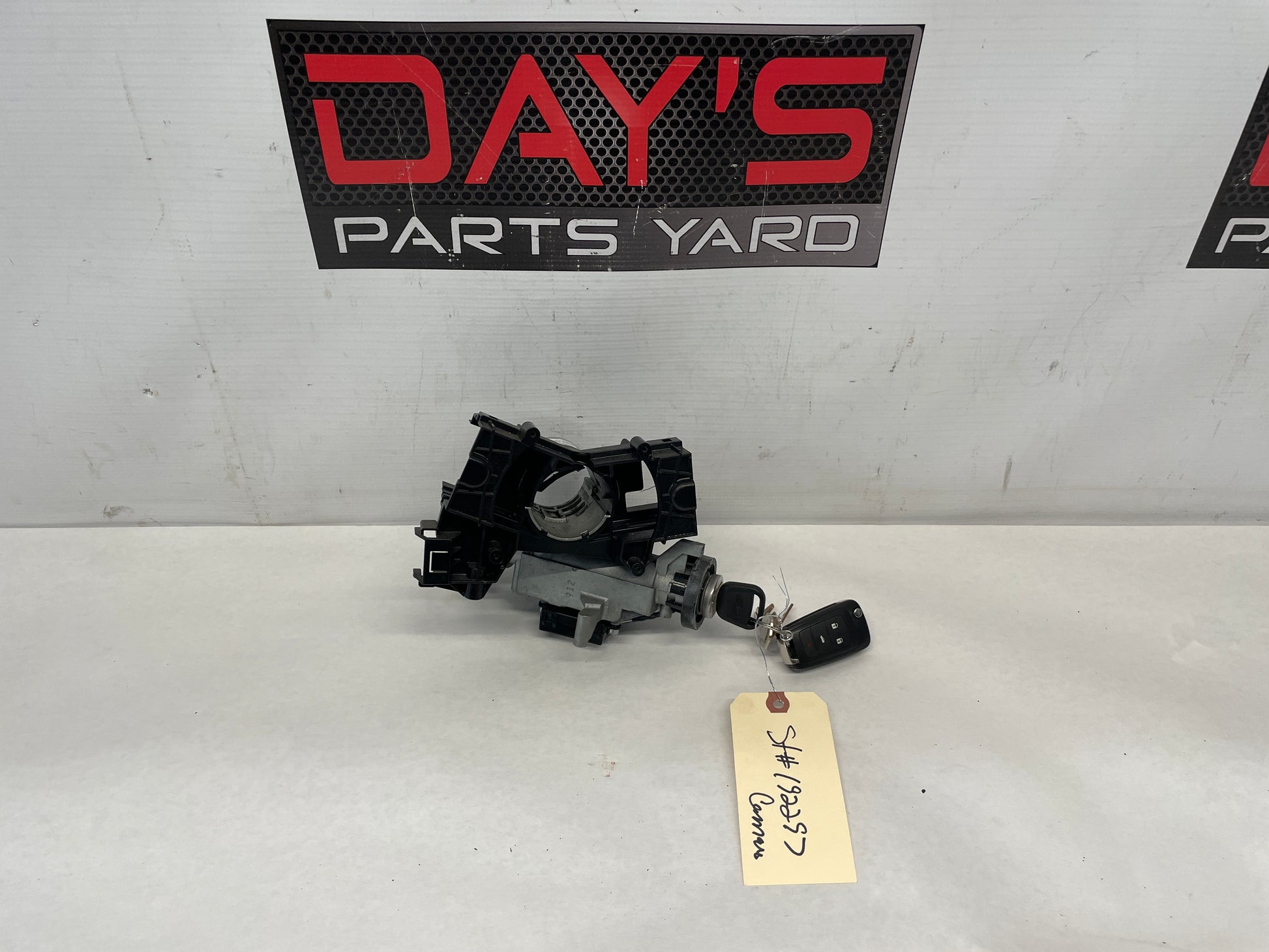 2015 Chevy Camaro SS 1LE Complete Steering Column Ignition Lock w/ Key Fob OEM - Day's Parts Yard