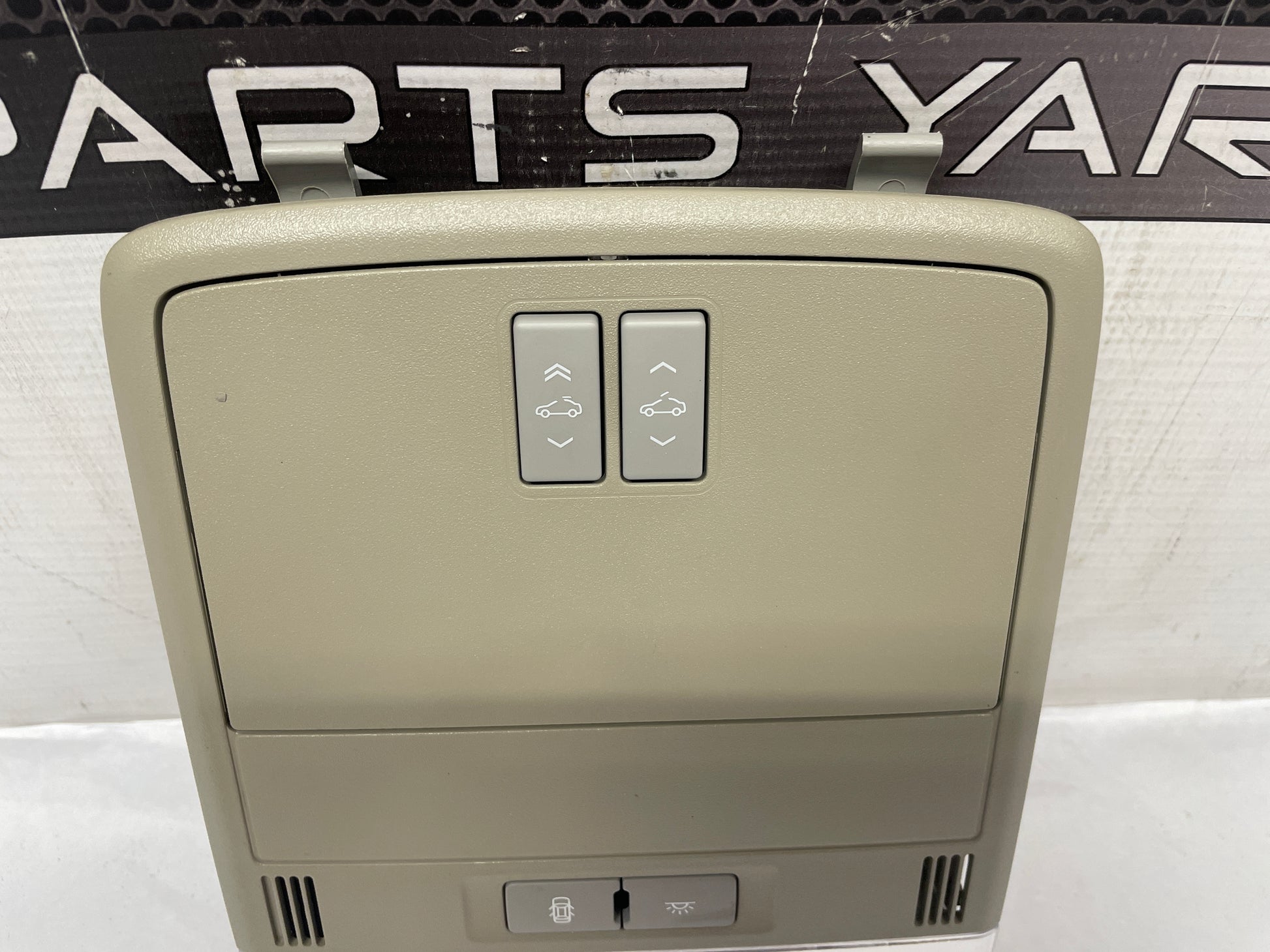 2016 Chevy SS Sedan Overhead Console Dome Light Controls OEM - Day's Parts Yard