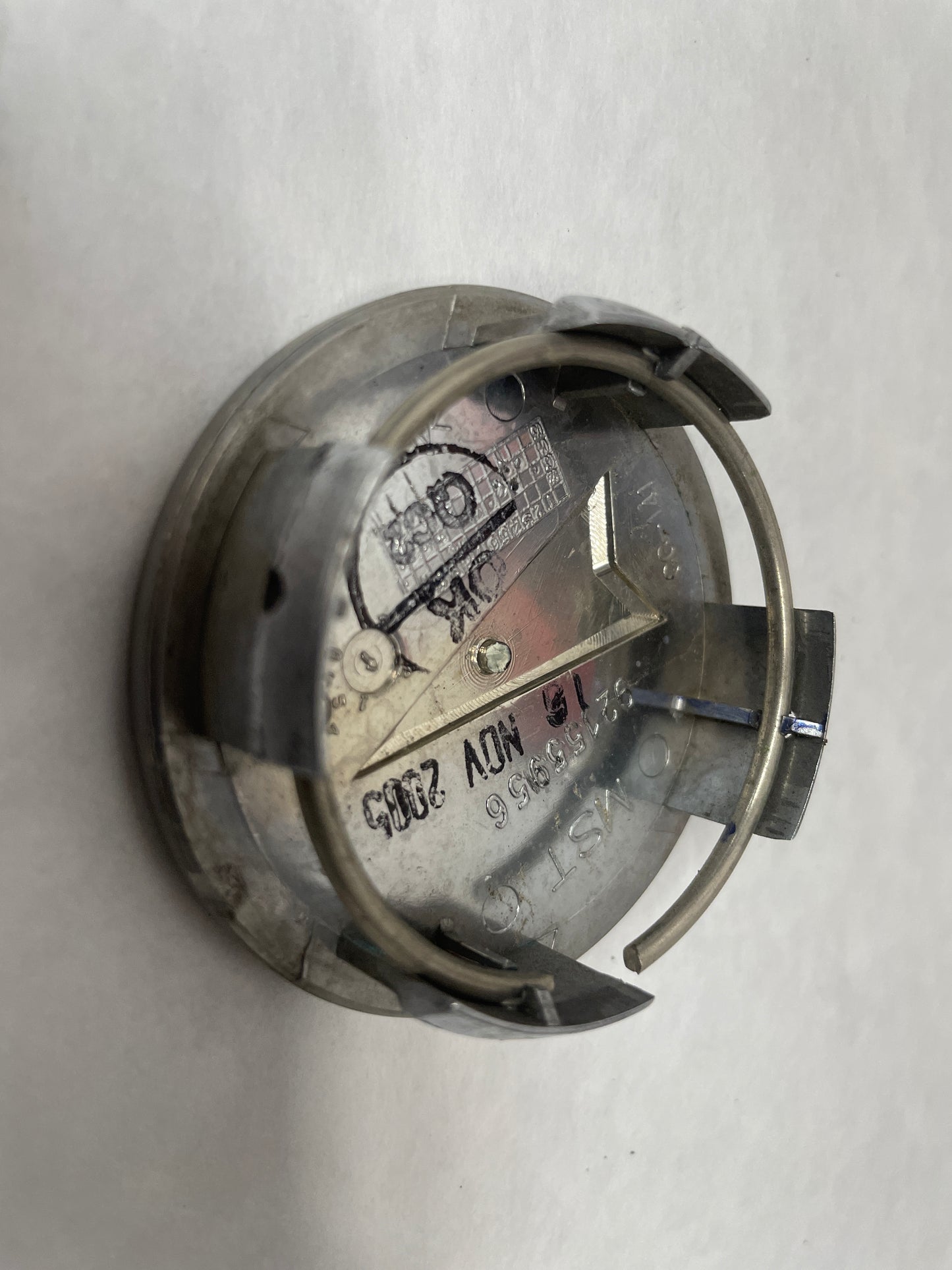 2006 Pontiac GTO Wheel Center Cap OEM - Day's Parts Yard