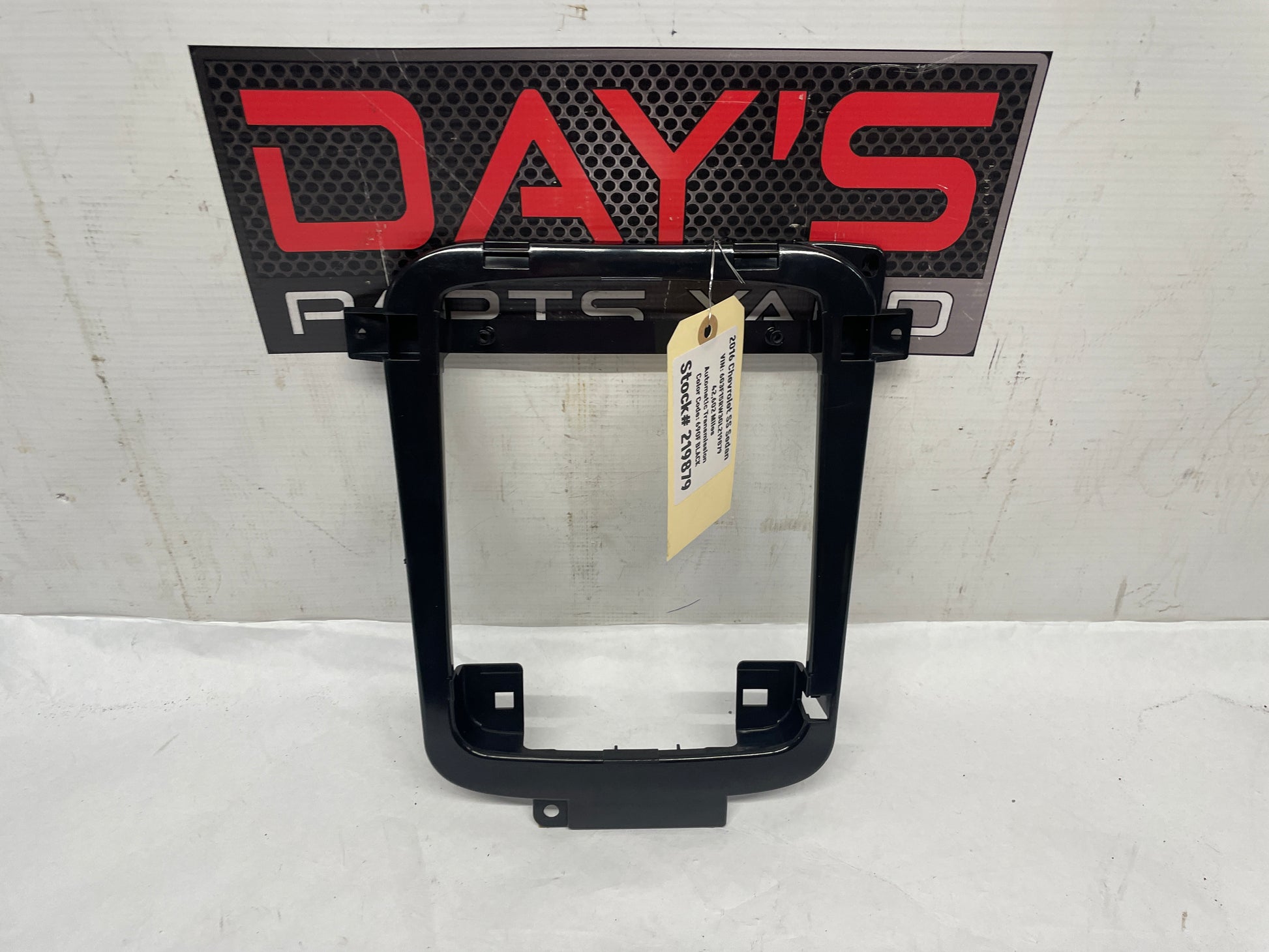 2016 Chevy SS Sedan Over Head Console Dome Light Frame Bracket Bezel OEM - Day's Parts Yard