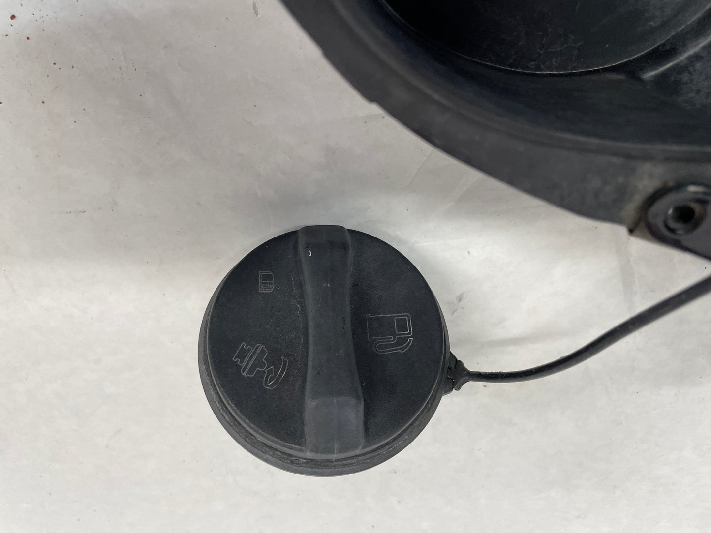 2004 Chevy C5 Corvette Complete Fuel Gas Door Lid Assembly OEM - Day's Parts Yard