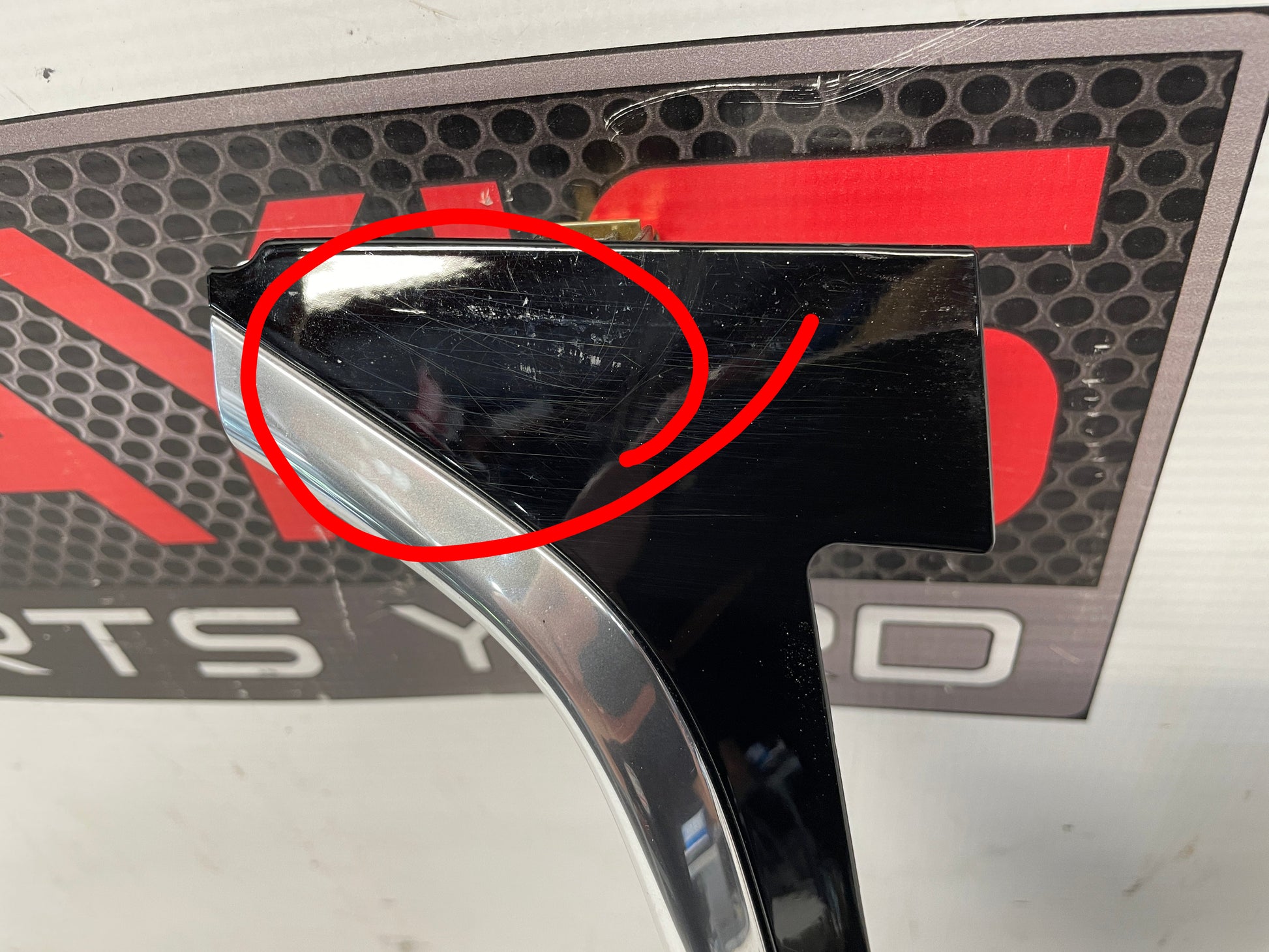 2018 Cadillac Escalade Radio Display Screen Bezel Panel Trim OEM - Day's Parts Yard
