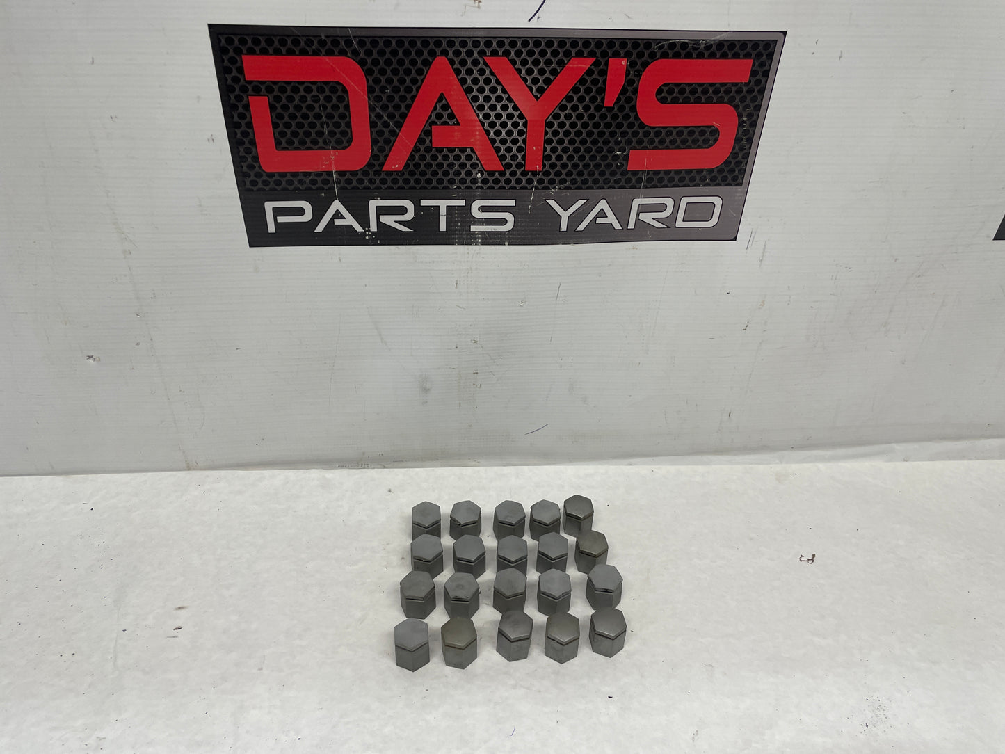 2005 Pontiac GTO Lug Nut Covers Set 20 OEM - Day's Parts Yard