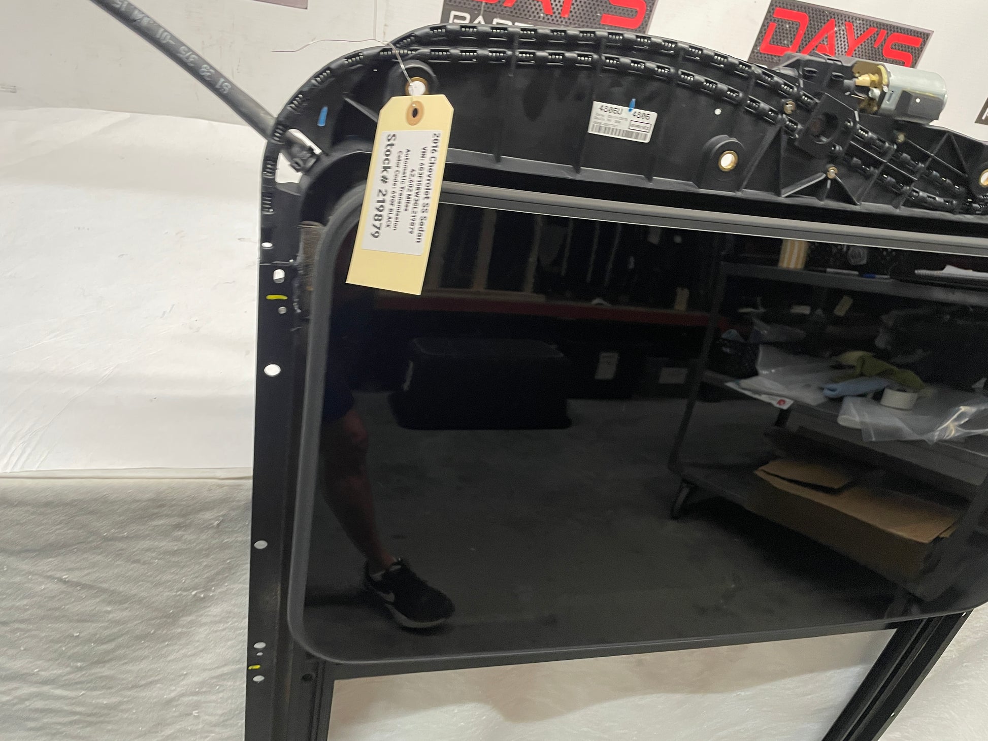 2016 Chevy SS Sedan Complete Sunroof Sun Moon Roof Assembly OEM - Day's Parts Yard