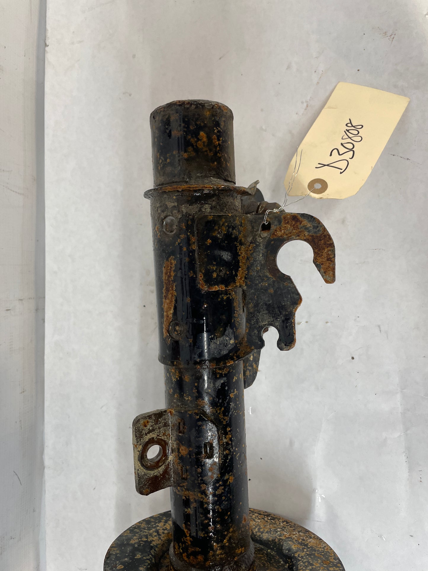 2009 Pontiac G8 GT LH Driver Front Suspension Strut Assembly OEM