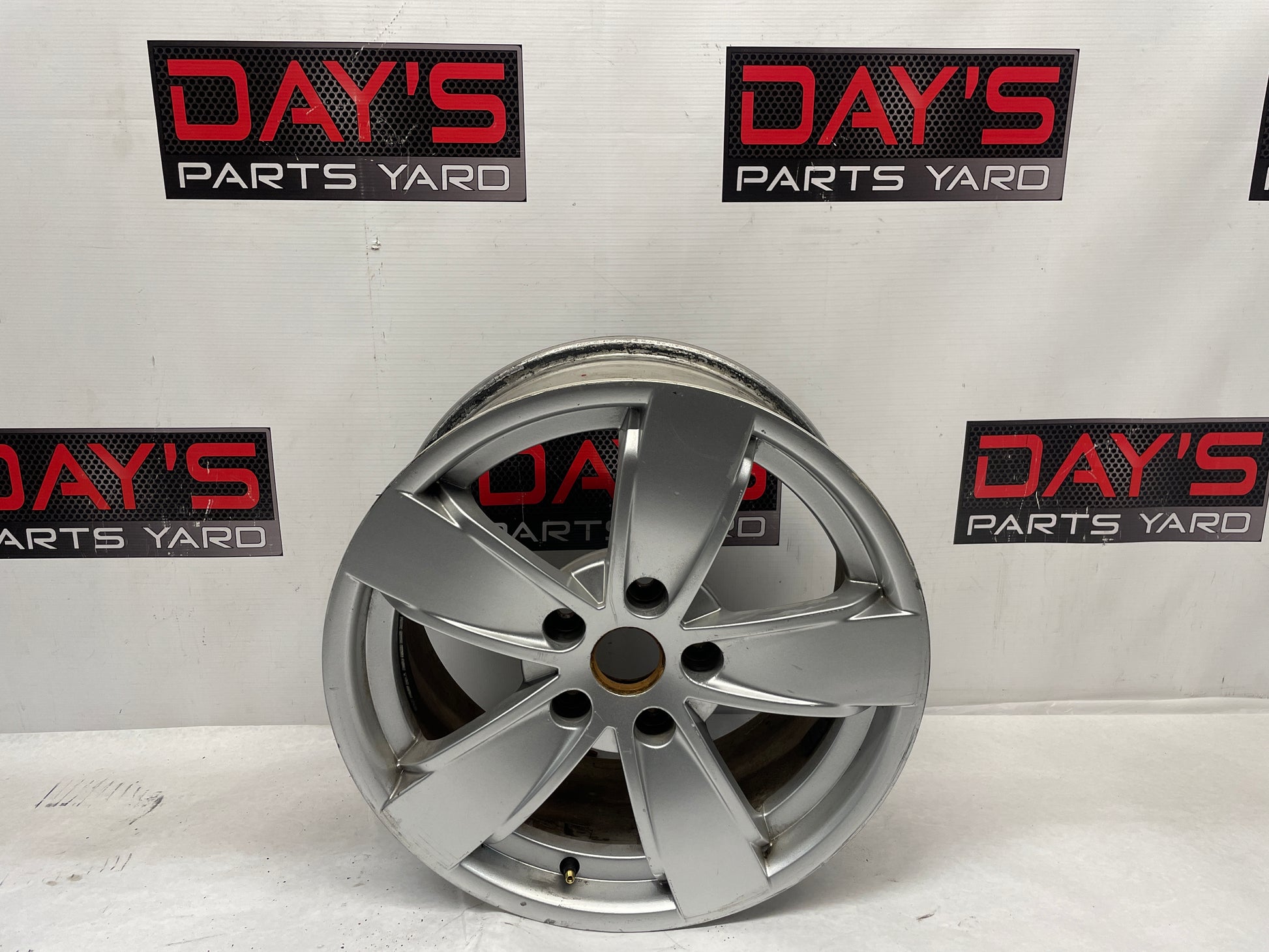 2006 Pontiac GTO  Factory OEM Wheel 17X8 - Day's Parts Yard
