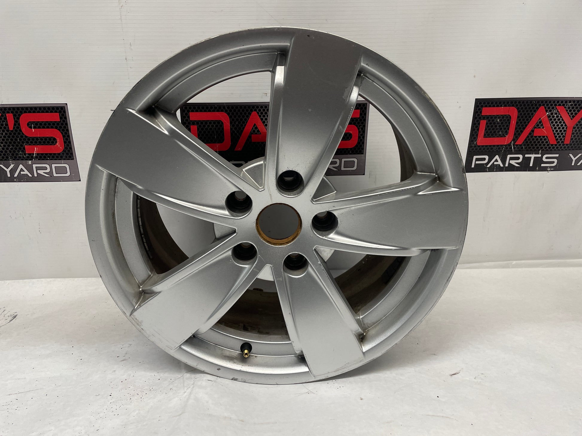 2006 Pontiac GTO  Factory OEM Wheel 17X8 - Day's Parts Yard