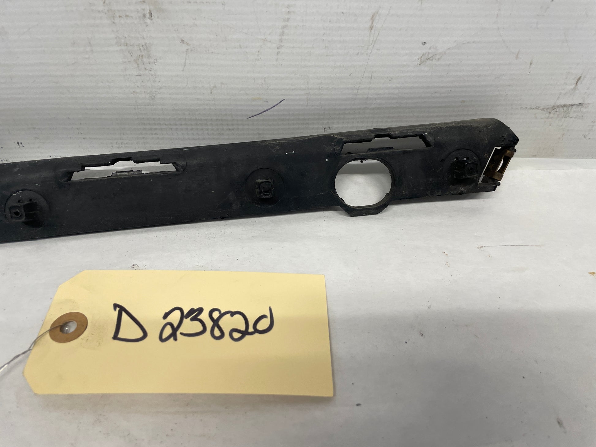 2005 Pontiac GTO RH Passenger Front Bumper Fascia Fender Guide Brackets OEM - Day's Parts Yard