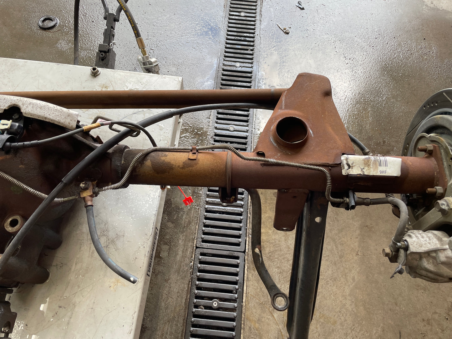1999 Chevy Camaro Z28 SS Rear End Rearend Carrier Axle Differential 3.23 LSD OEM