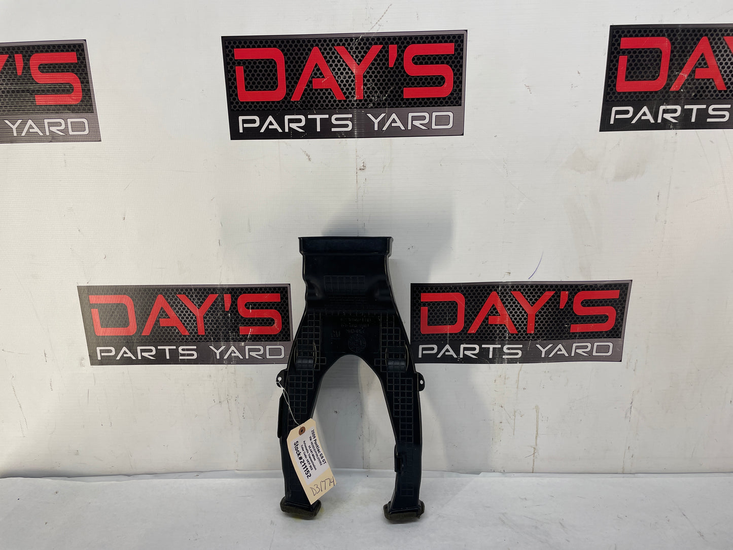 2009 Pontiac G8 GT HVAC Rear Floor Center Console Air Vent Duct OEM - Day's Parts Yard