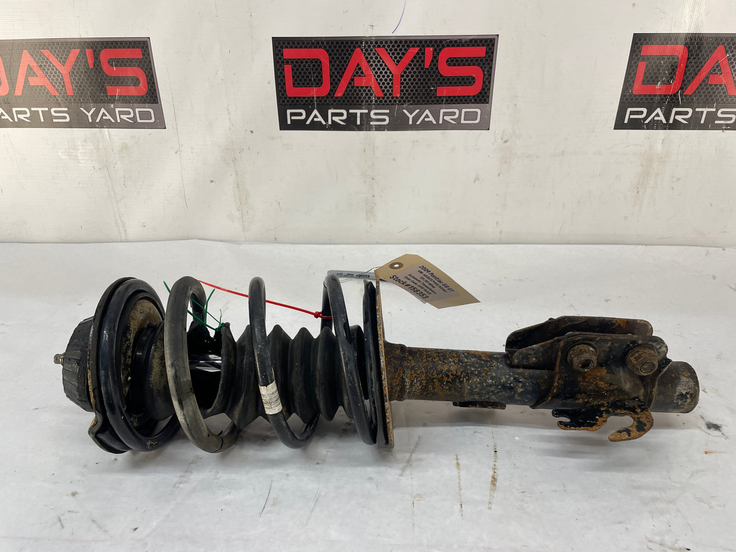 2009 Pontiac G8 GT RH Passenger Front Suspension Strut Assembly OEM