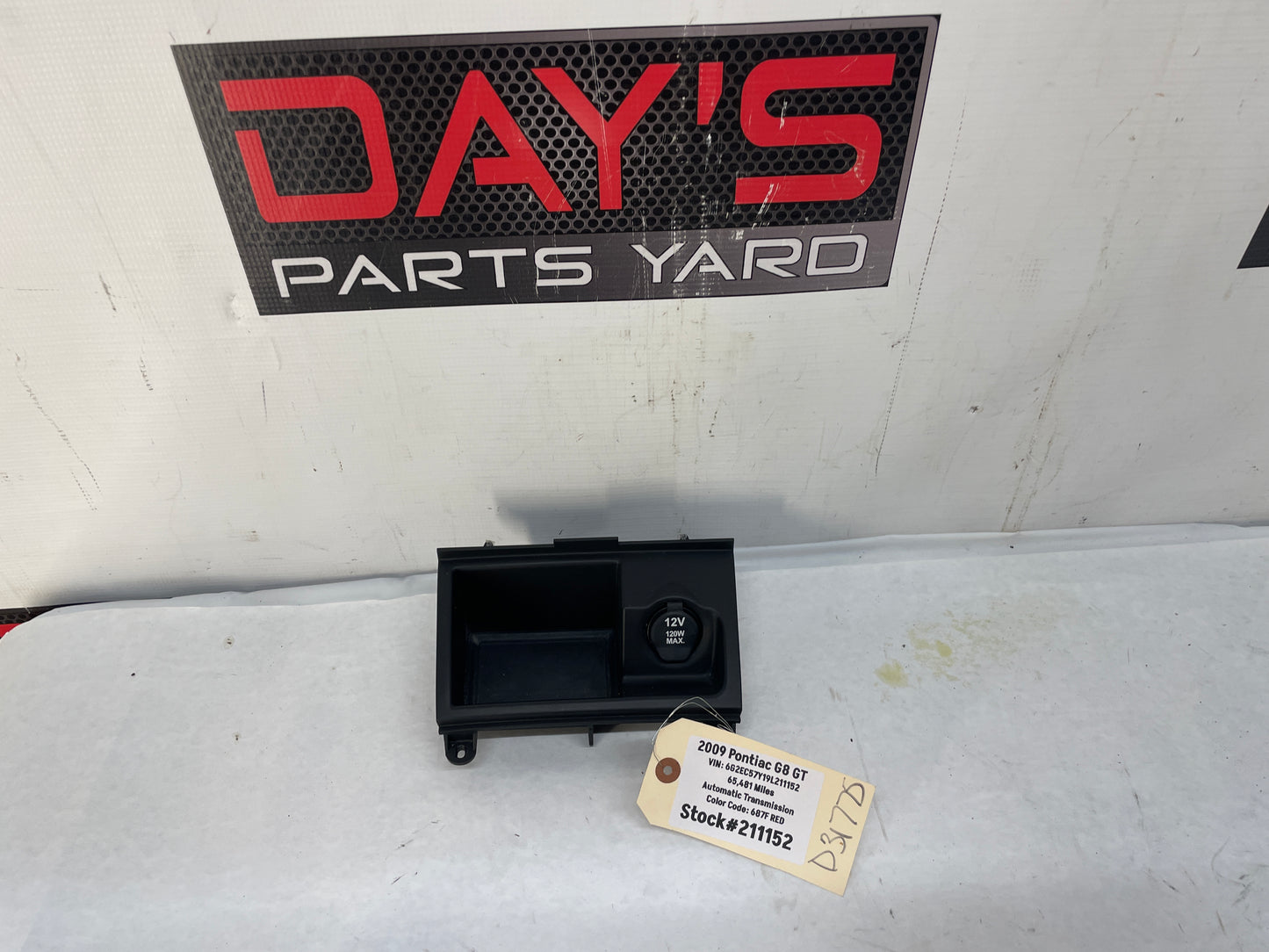 2009 Pontiac G8 GT Lower Radio Center Console Storage Cubby Compartment Assembly OEM - Day's Parts Yard