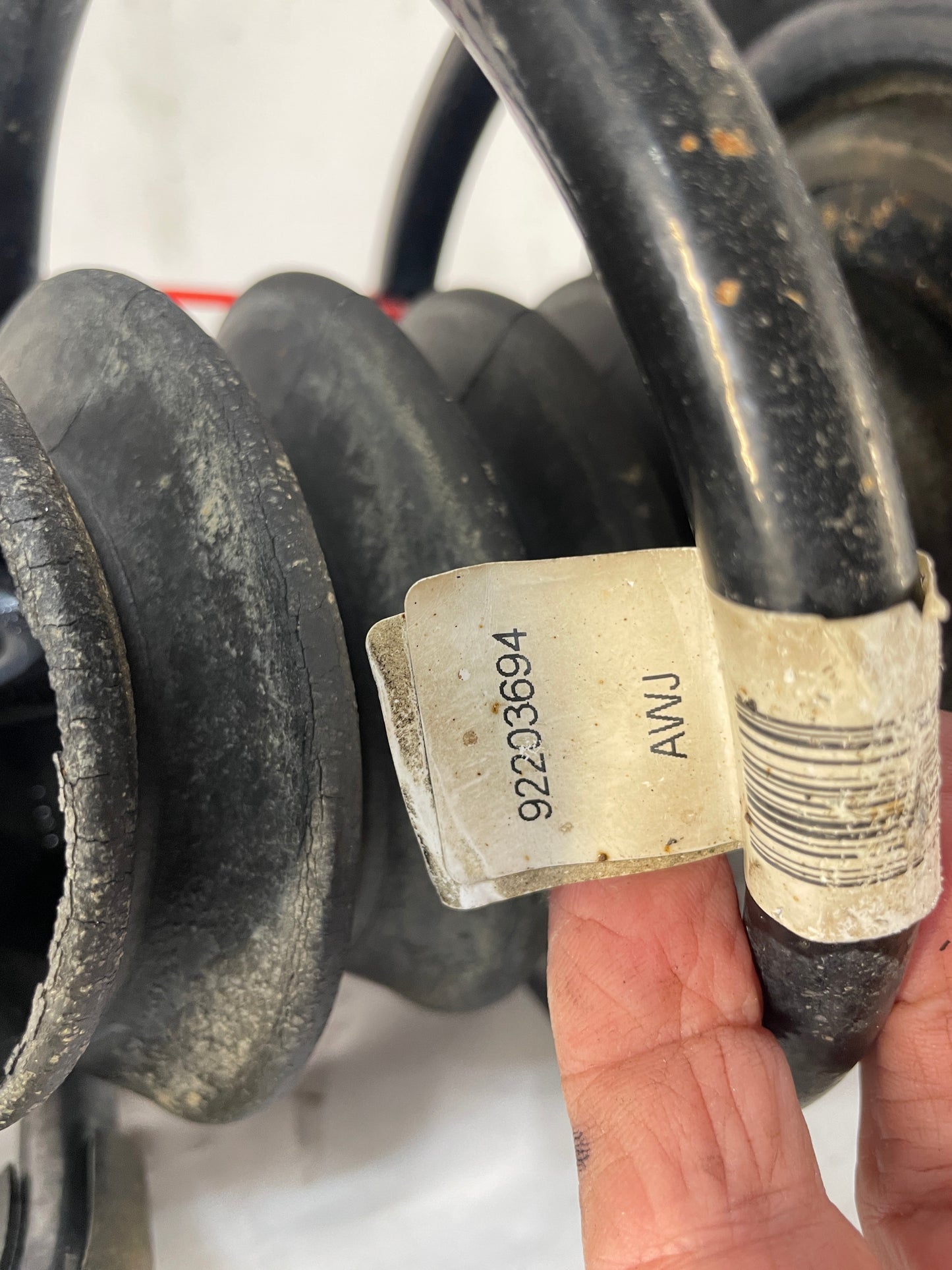 2009 Pontiac G8 GT RH Passenger Front Suspension Strut Assembly OEM