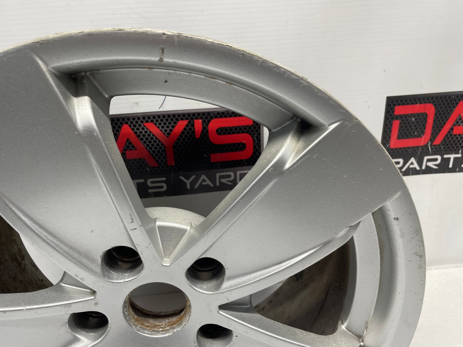 2006 Pontiac GTO  Factory OEM Wheel 17X8 - Day's Parts Yard