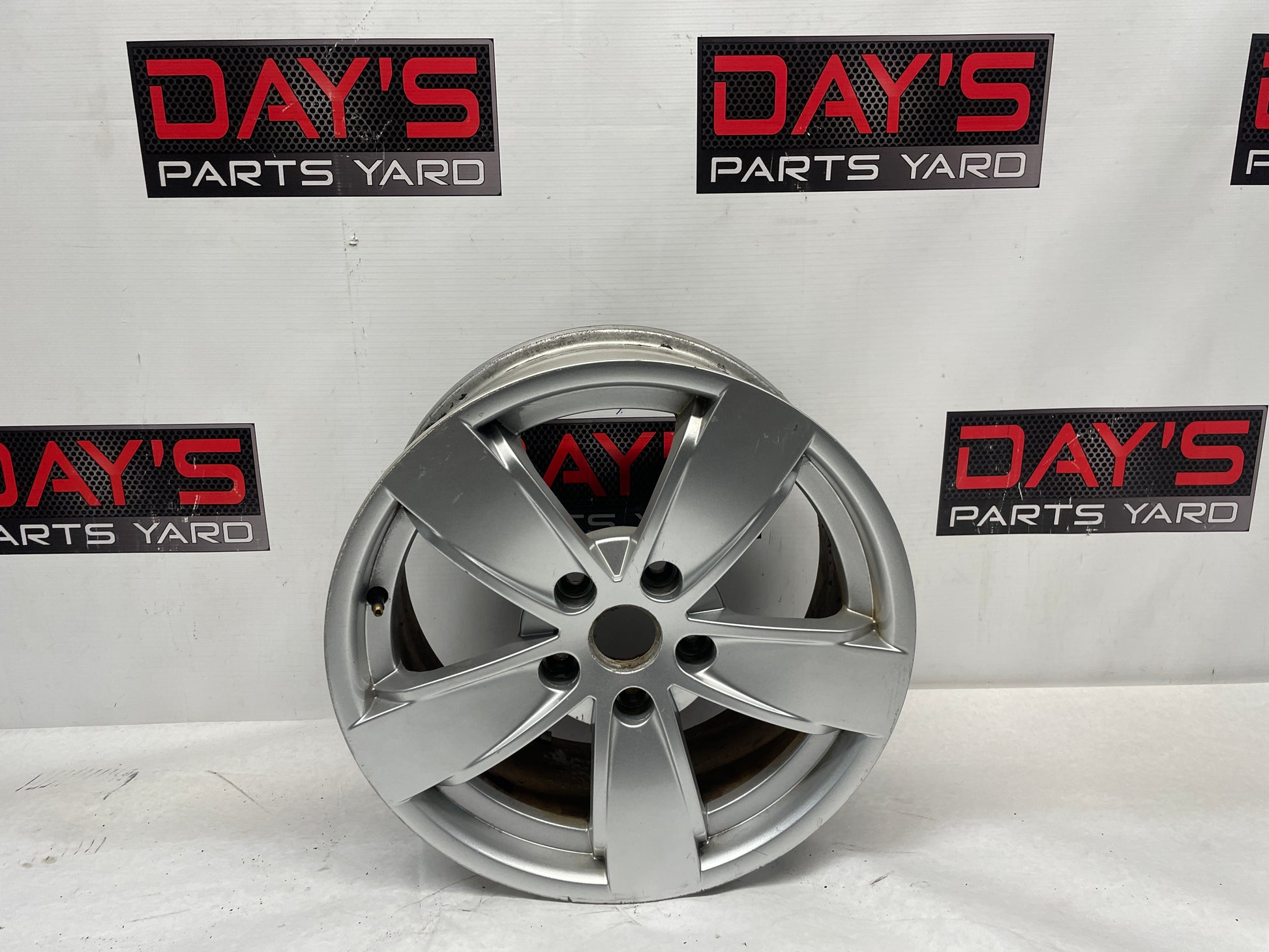 2006 Pontiac GTO  Factory OEM Wheel 17X8 - Day's Parts Yard