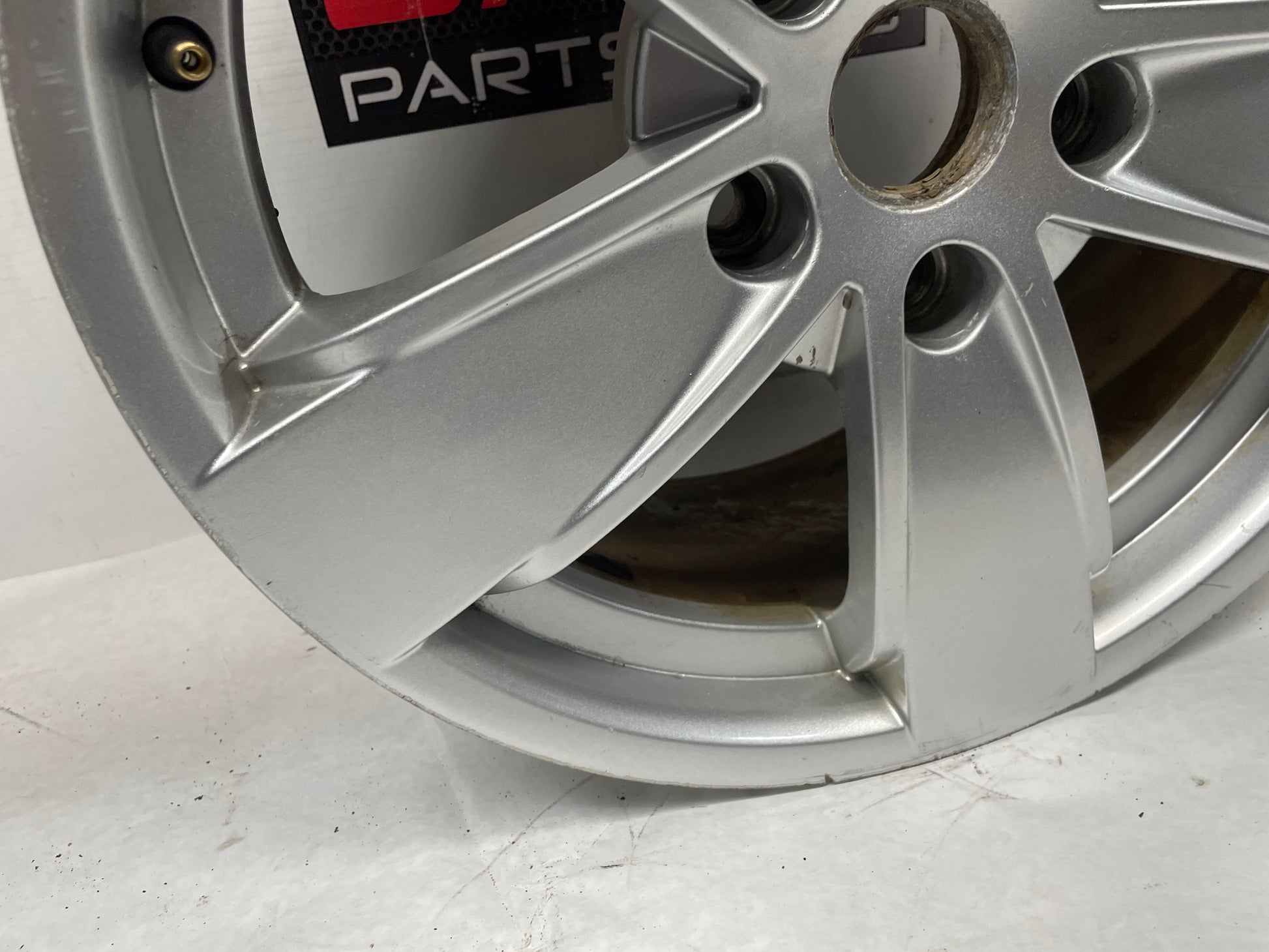 2006 Pontiac GTO  Factory OEM Wheel 17X8 - Day's Parts Yard