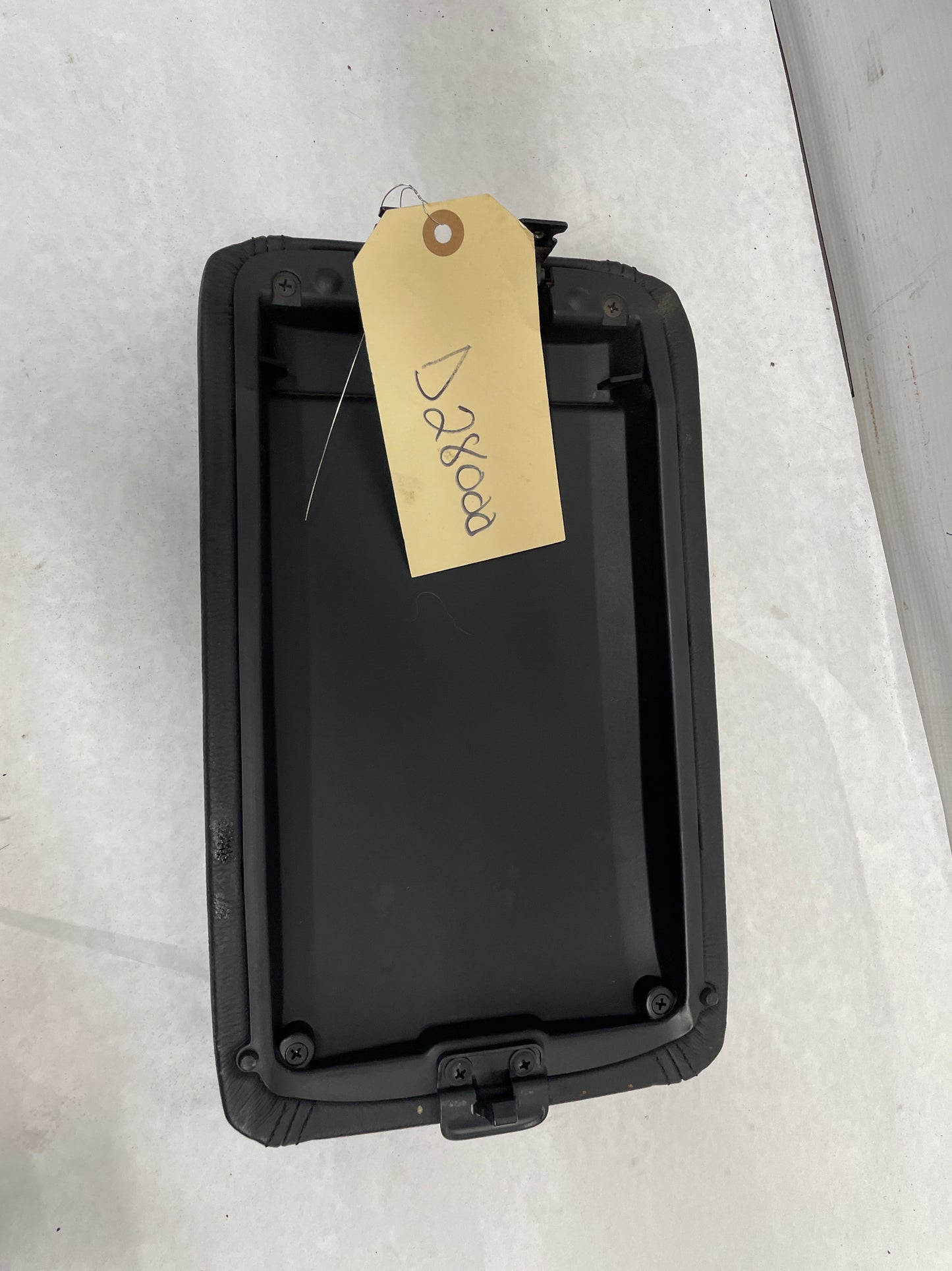 2004 Pontiac GTO Center Console Lid OEM - Day's Parts Yard