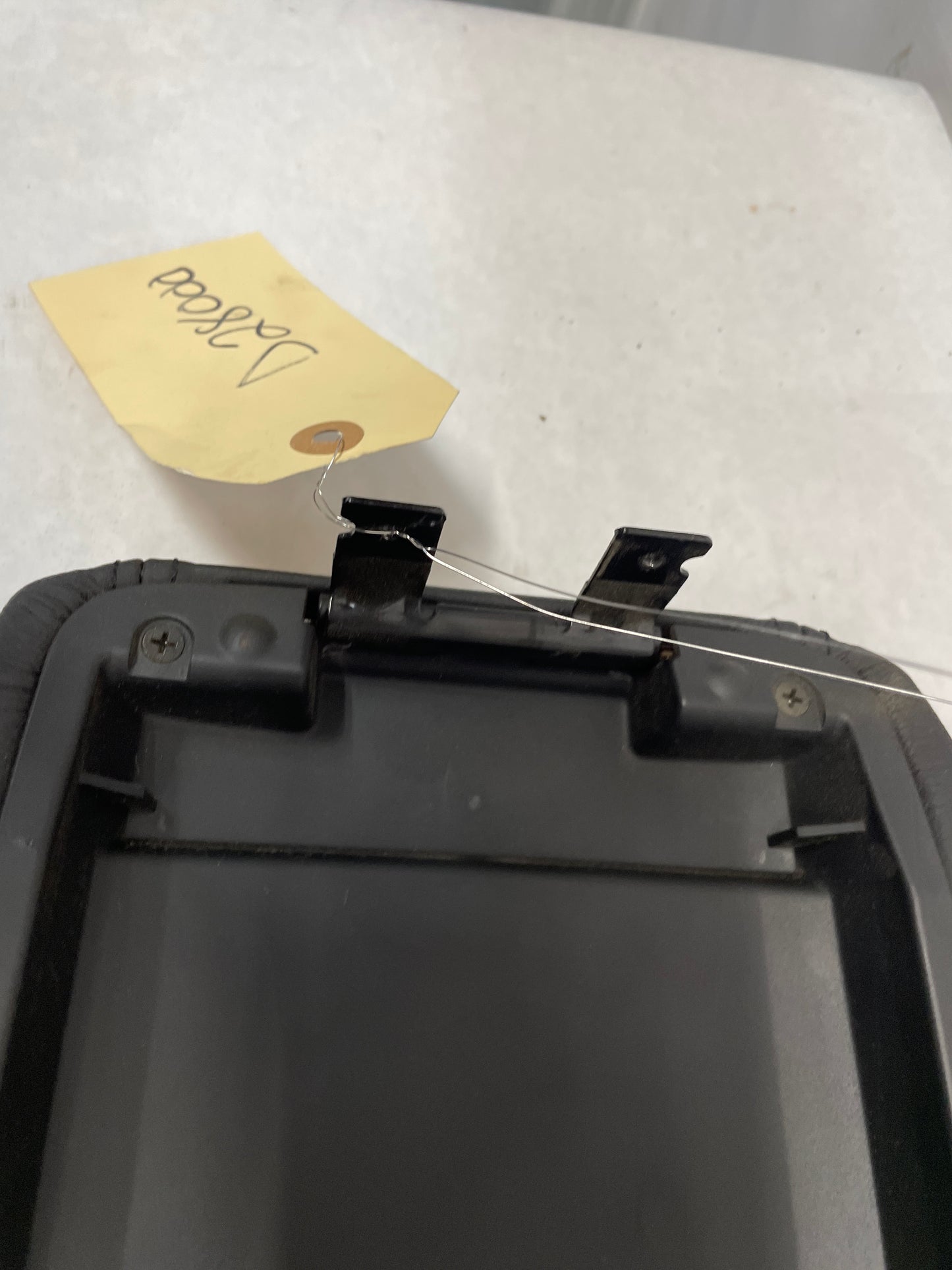 2004 Pontiac GTO Center Console Lid OEM - Day's Parts Yard