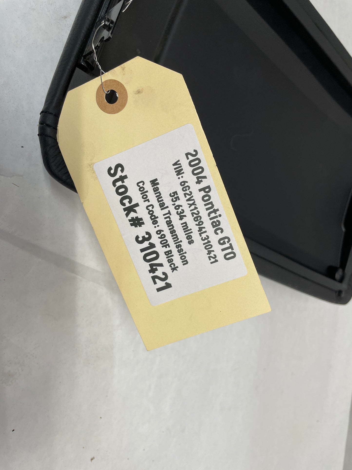 2004 Pontiac GTO Center Console Lid OEM - Day's Parts Yard