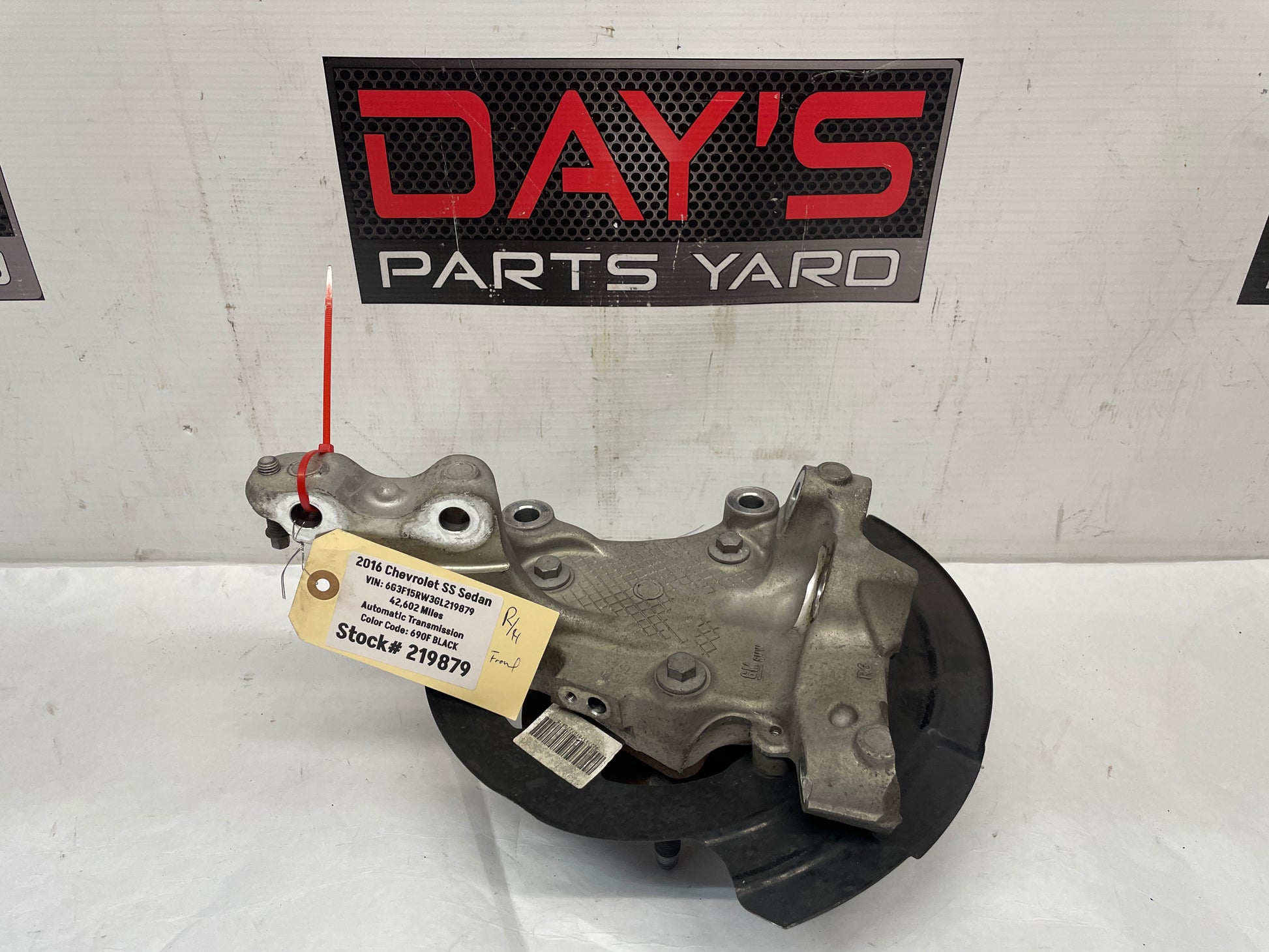 2016 Chevy SS Sedan RH Passenger Front Suspension Spindle Hub Knuckle Wheel Bearing OEM - Day's Parts Yard