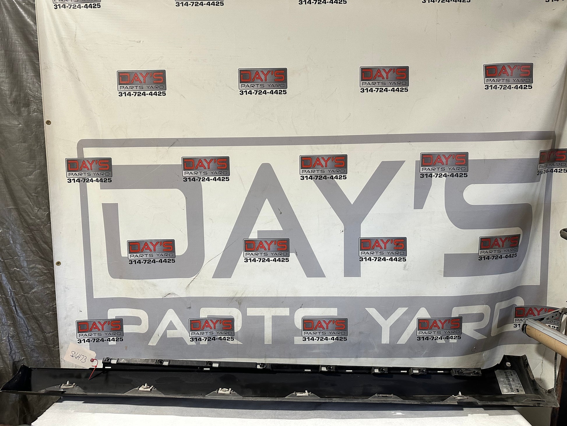 2016 Chevy SS Sedan RH Passenger Rocker Molding Panel Trim OEM - Day's Parts Yard