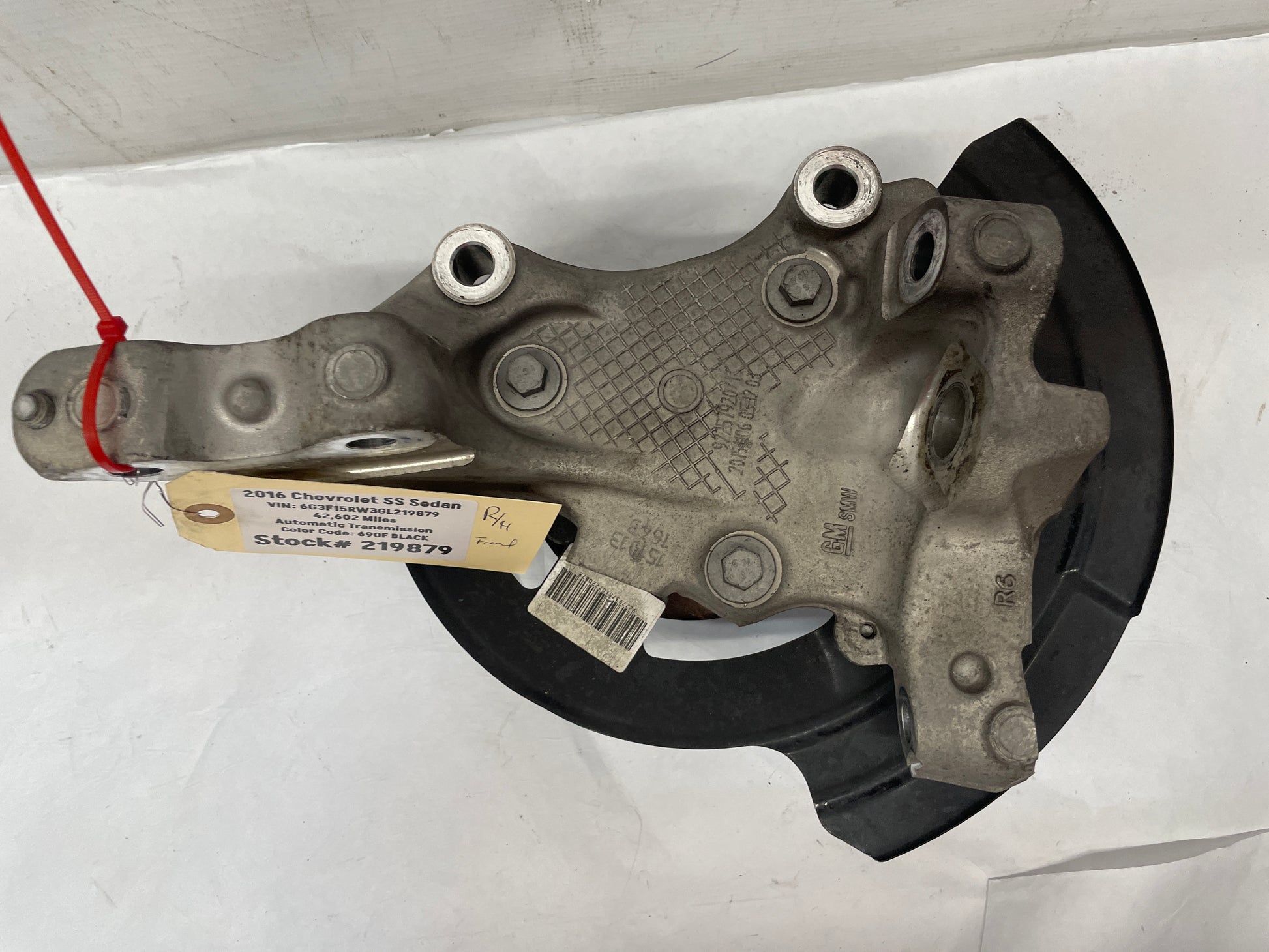 2016 Chevy SS Sedan RH Passenger Front Suspension Spindle Hub Knuckle Wheel Bearing OEM - Day's Parts Yard