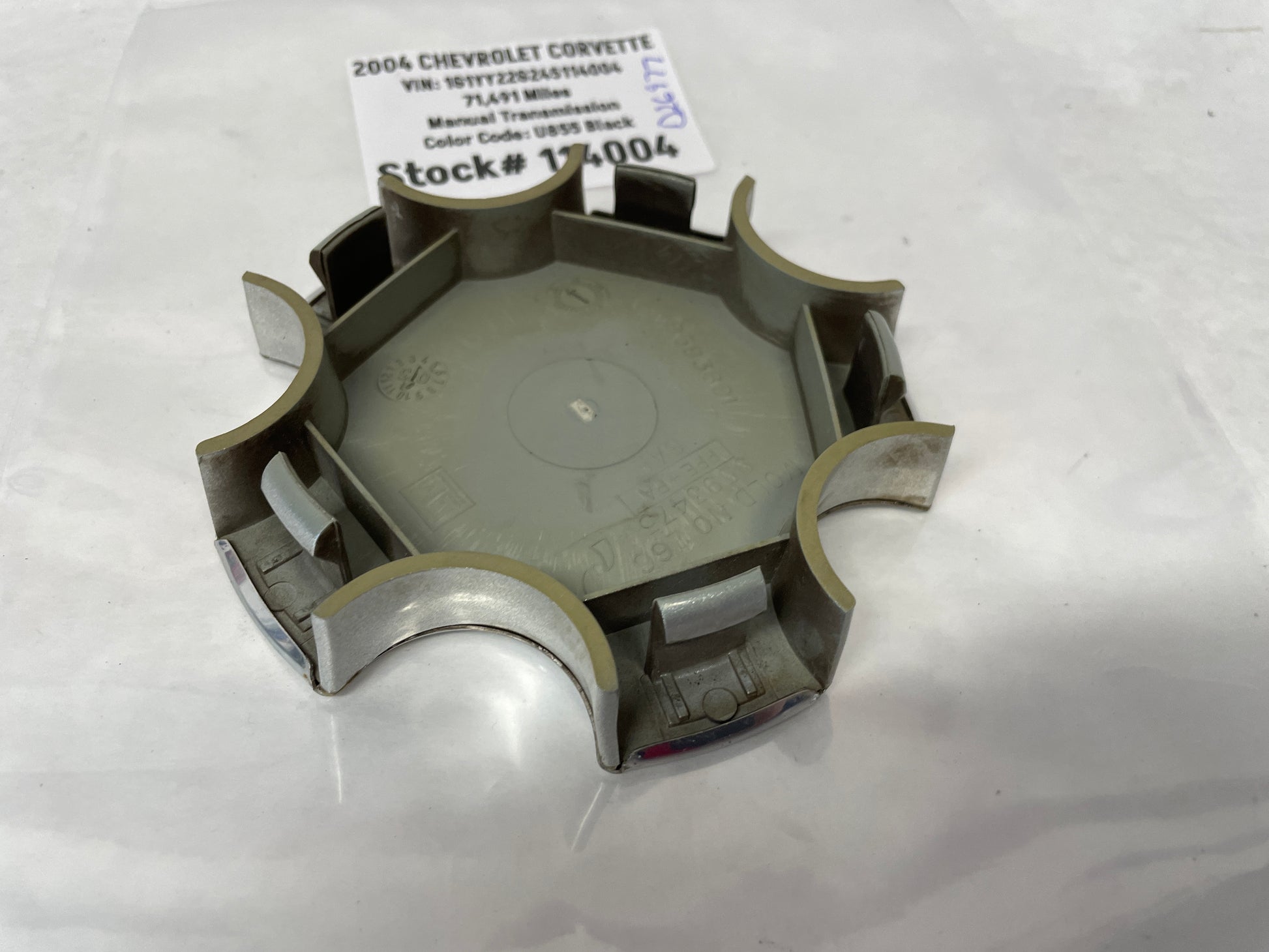 2004 Chevy C5 Corvette Wheel Center Cap OEM - Day's Parts Yard