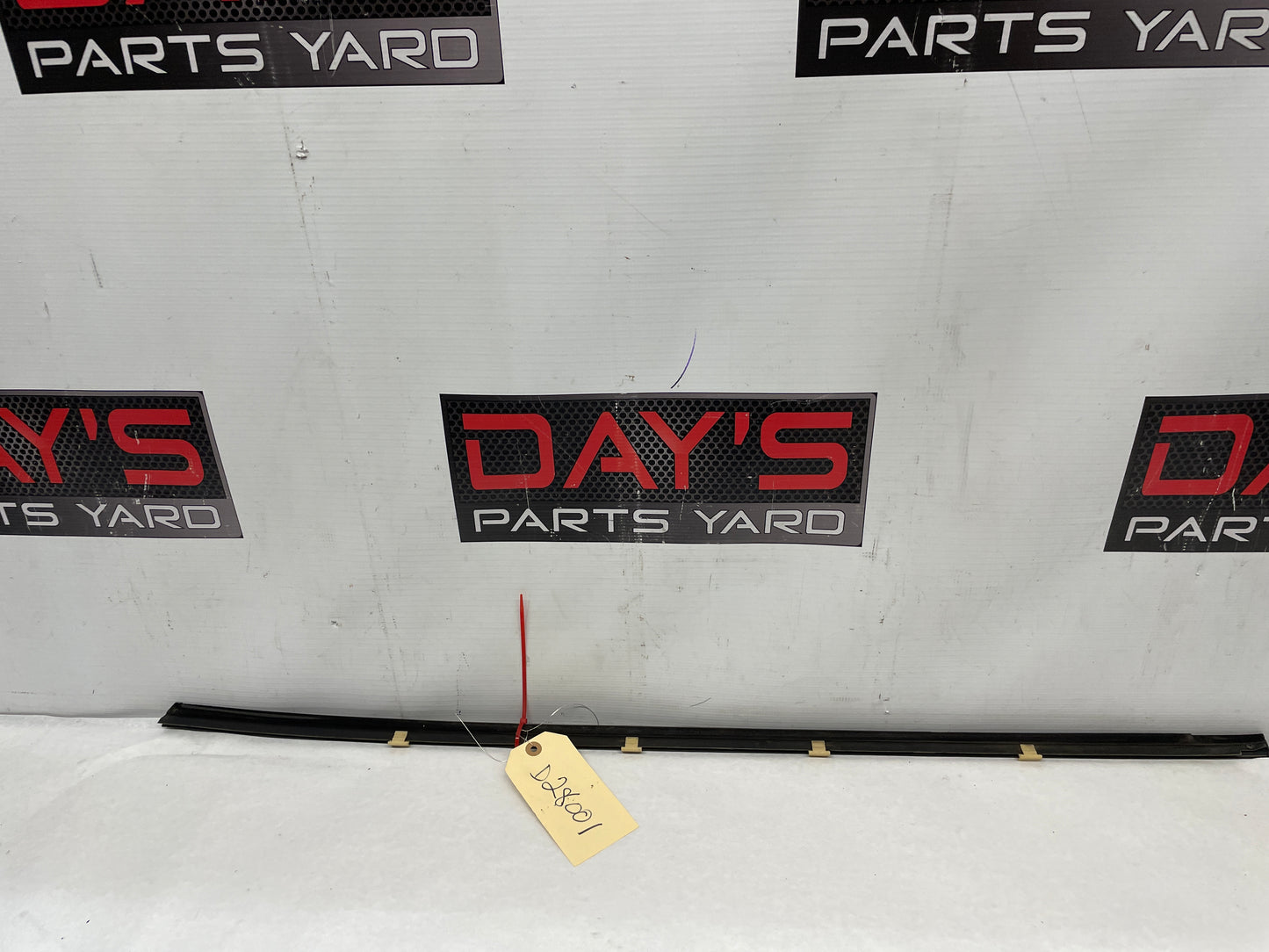 2004 Pontiac GTO RH Passenger Door Window Belt Molding Weather Strip Trim OEM - Day's Parts Yard