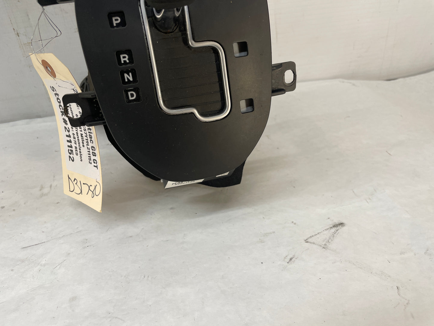 2009 Pontiac G8 GT Automatic Shifter Gear Selector Assembly OEM - Day's Parts Yard