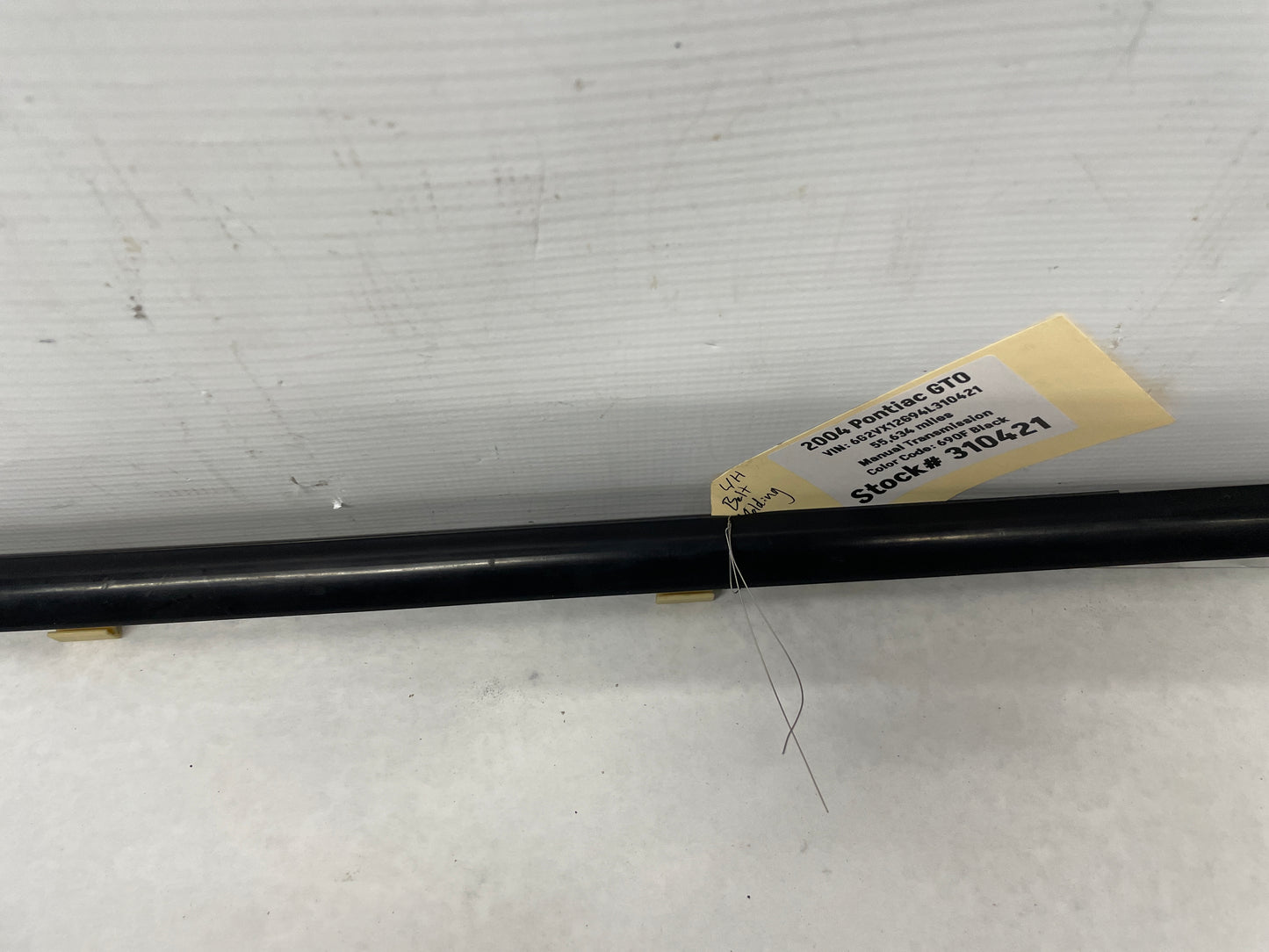 2004 Pontiac GTO LH Driver Door Window Belt Molding Weather Strip Trim OEM - Day's Parts Yard