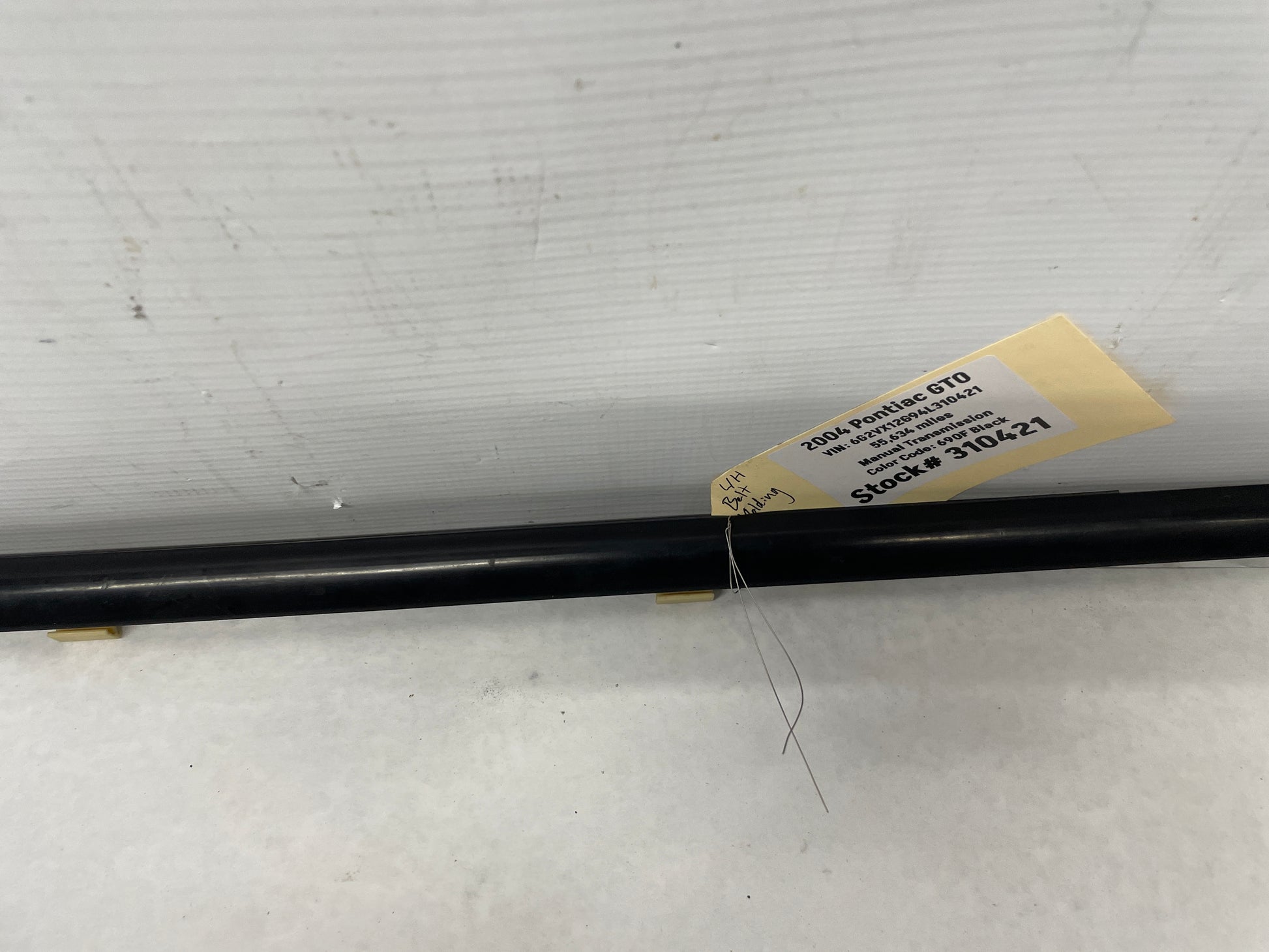 2004 Pontiac GTO LH Driver Door Window Belt Molding Weather Strip Trim OEM - Day's Parts Yard