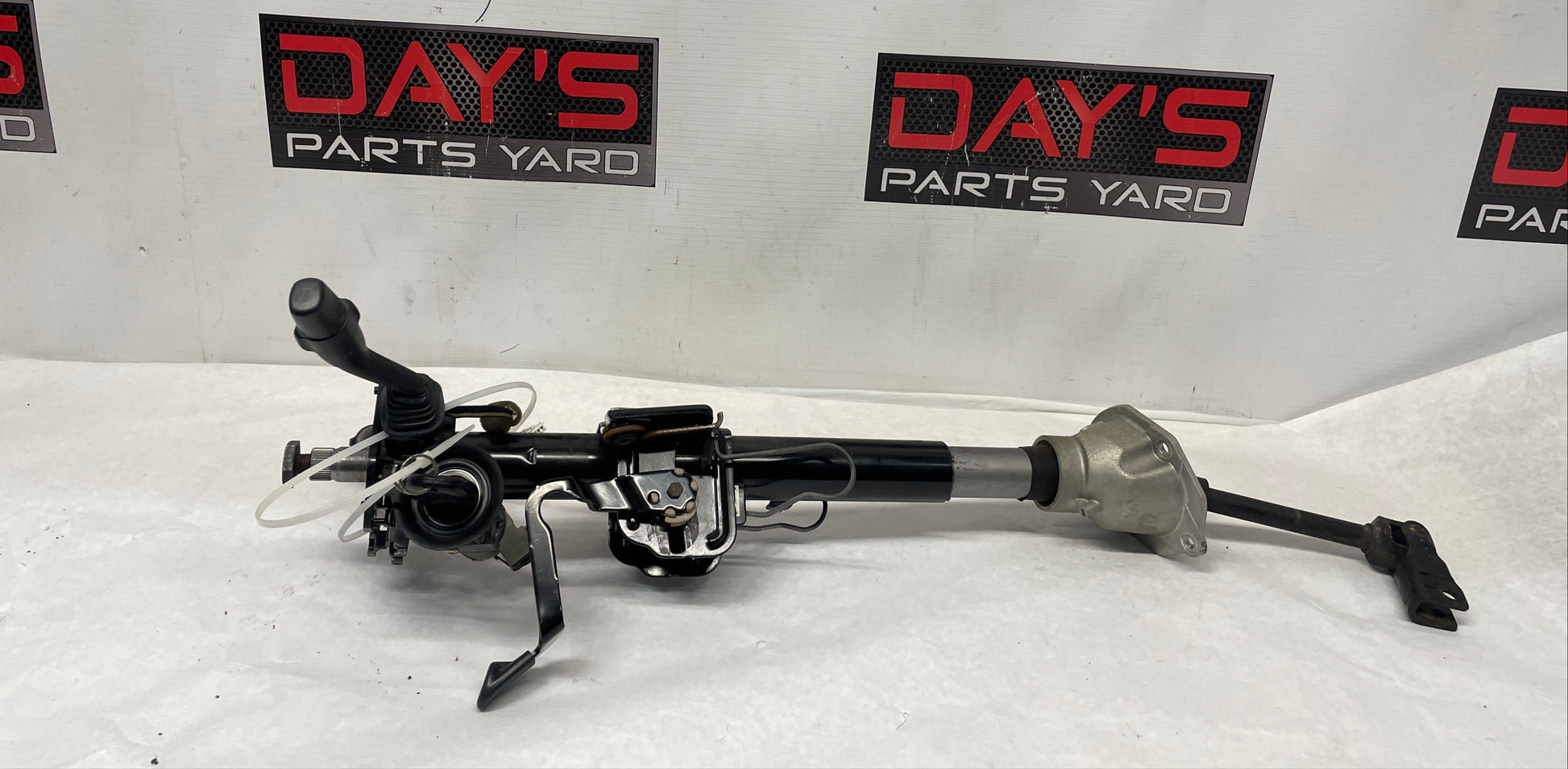 2006 Pontiac GTO Steering Column w/ Key OEM - Day's Parts Yard