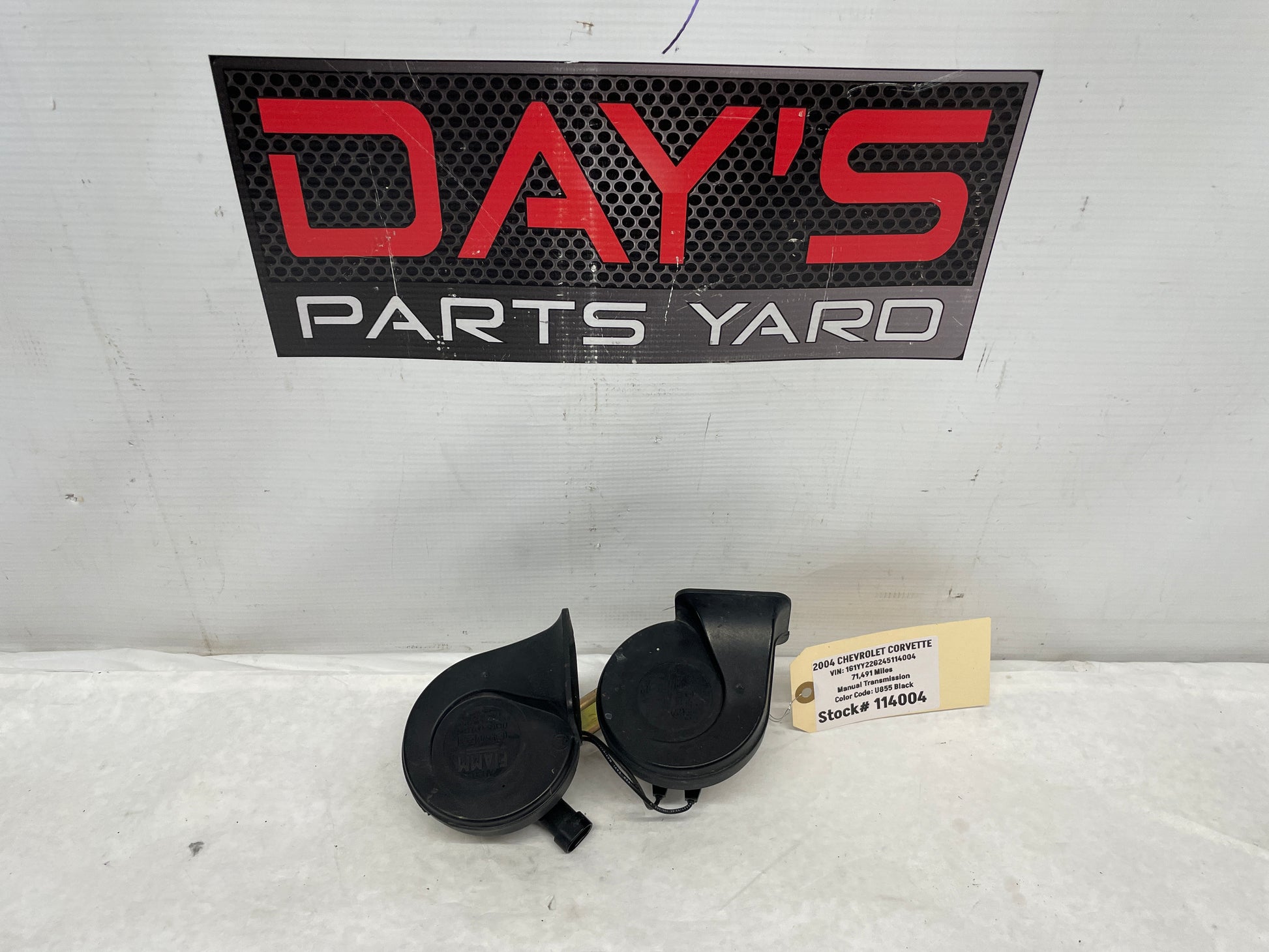 2004 Chevy C5 Corvette Dual Note Horn Assembly Set OEM - Day's Parts Yard