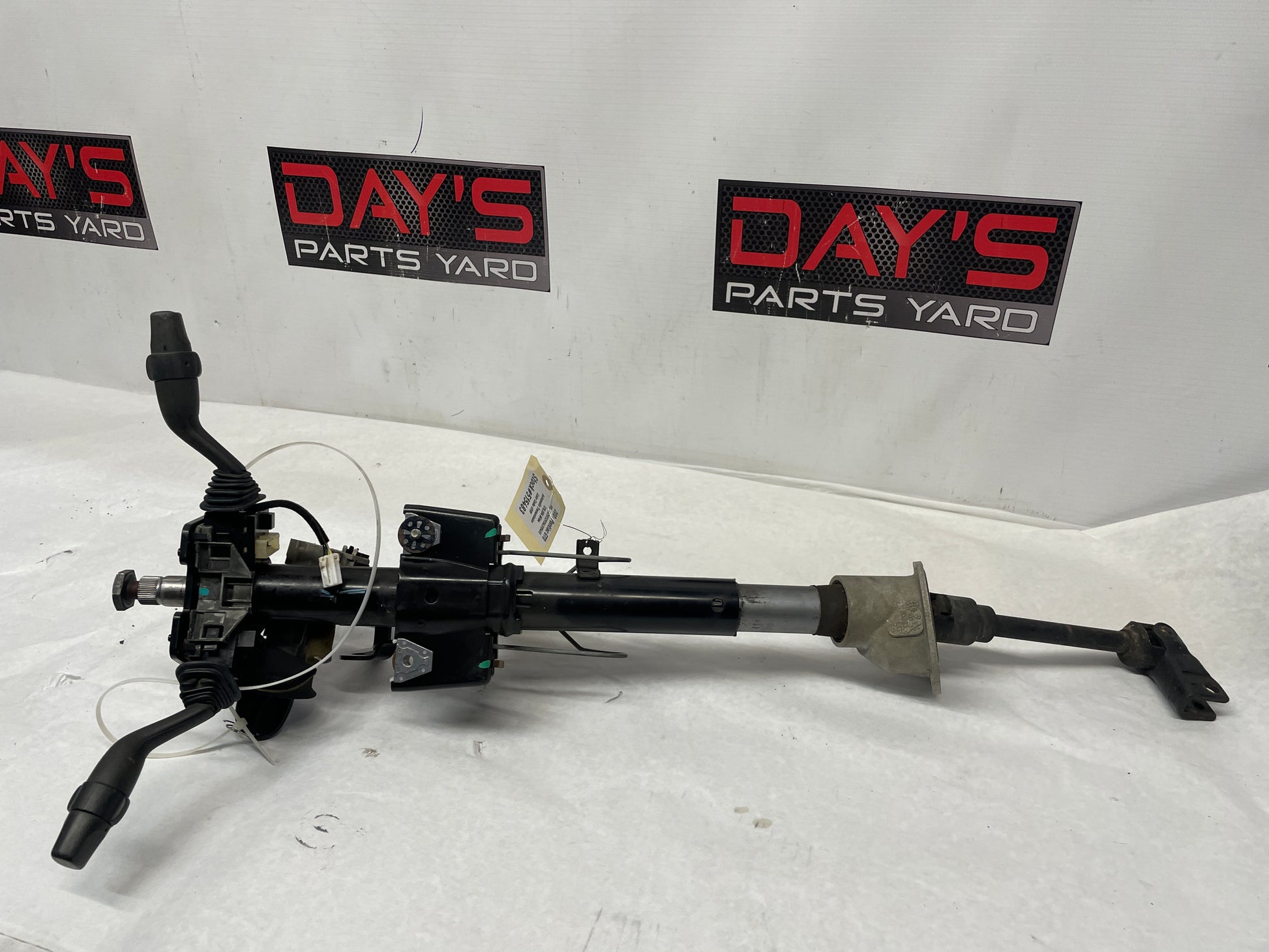 2006 Pontiac GTO Steering Column w/ Key OEM - Day's Parts Yard