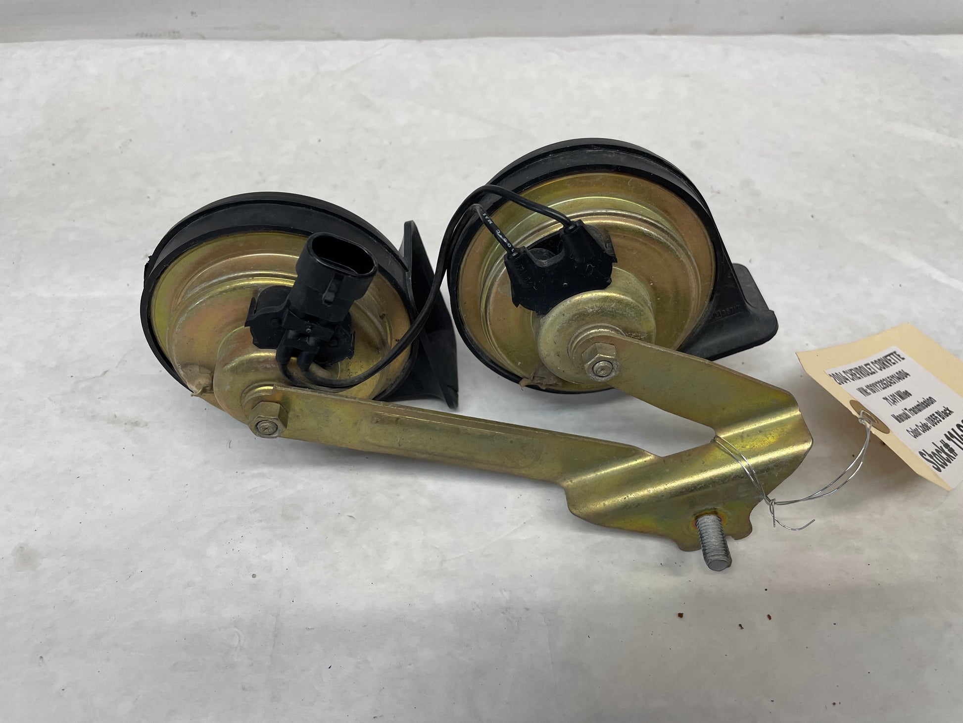 2004 Chevy C5 Corvette Dual Note Horn Assembly Set OEM - Day's Parts Yard
