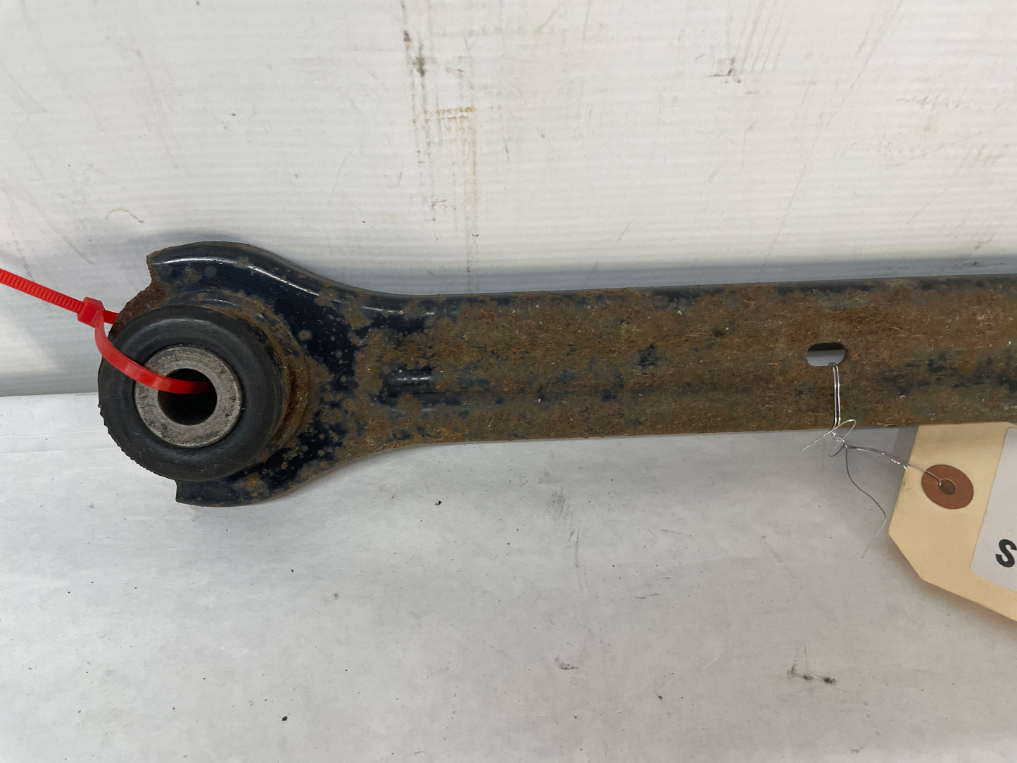 2009 Pontiac G8 GT RH Passenger Rear Suspension Adjuster Link Control Arm OEM - Day's Parts Yard