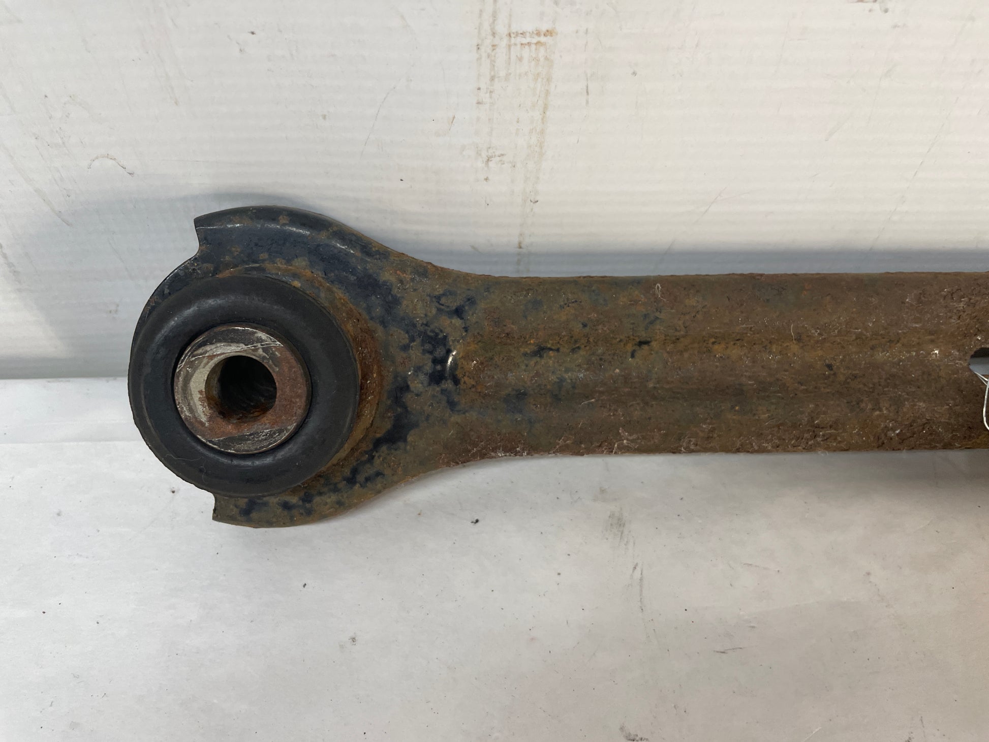 2009 Pontiac G8 GT LH Driver Rear Suspension Adjuster Link Control Arm OEM - Day's Parts Yard